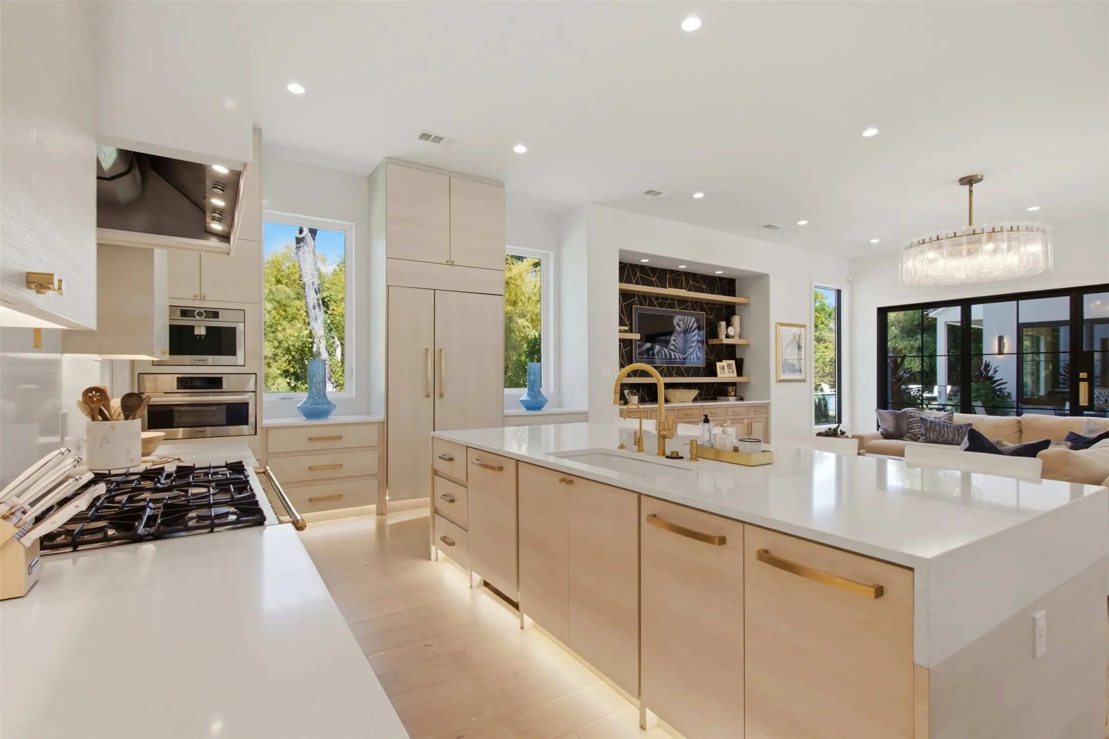 Single Family Residence For Sale in Dallas County , 4923 Crooked Lane, Dallas, Texas 75229, 5 Bedroom, 7 Bathroom, 4 Garage spaces, 6,425 Sqft, built in 2019, mls#21399727, Real Estate Agent in Dallas, Homes For Sale in Dallas county, Homes For Sale in Dallas, Realtor in Dallas Texas, Real Estate Brokerage Independent Realty Texas, Luminita Cordes Realtor