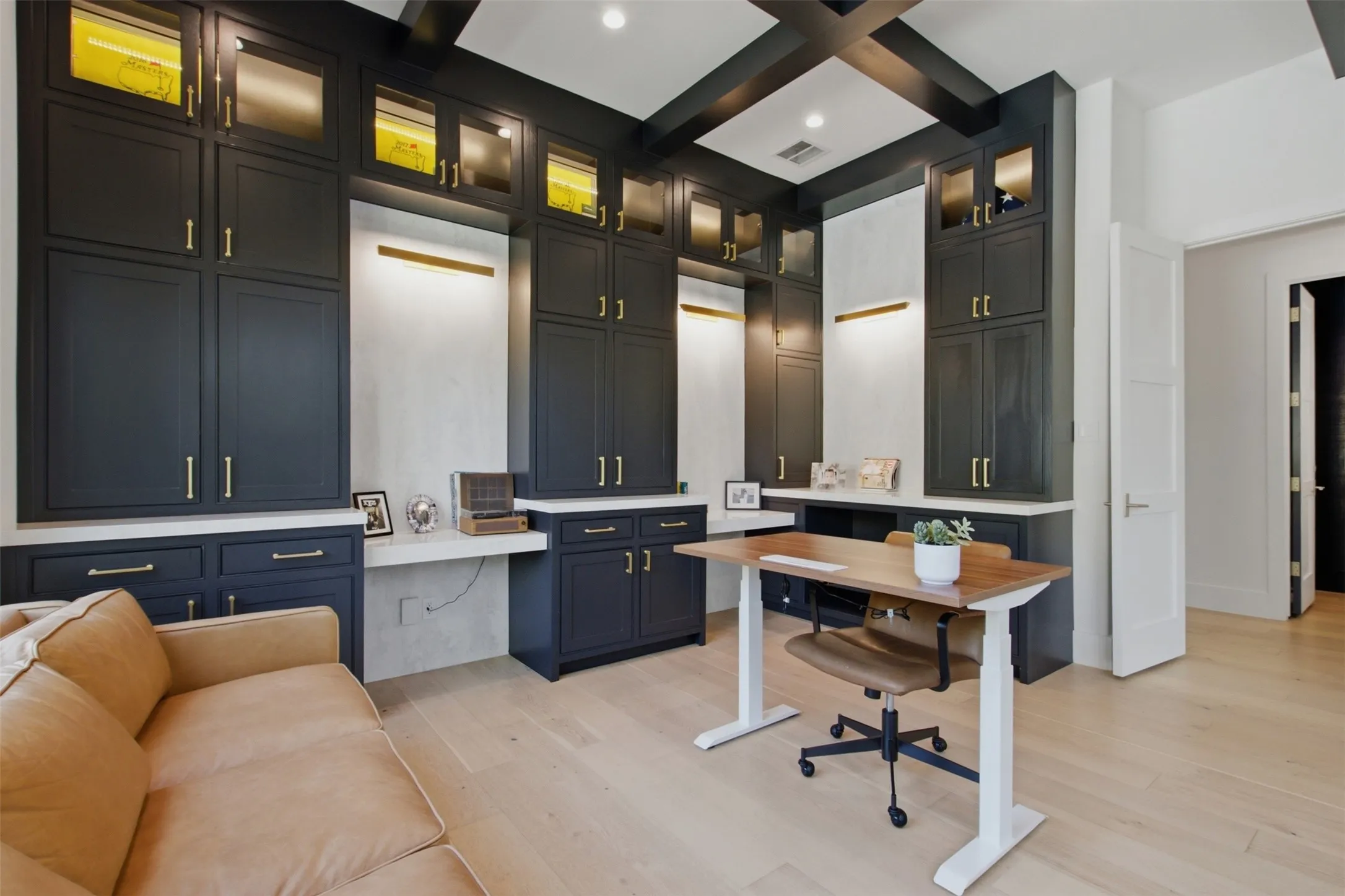 Single Family Residence For Sale in Dallas County , 4923 Crooked Lane, Dallas, Texas 75229, 5 Bedroom, 7 Bathroom, 4 Garage spaces, 6,425 Sqft, built in 2019, mls#21399727, Real Estate Agent in Dallas, Homes For Sale in Dallas county, Homes For Sale in Dallas, Realtor in Dallas Texas, Real Estate Brokerage Independent Realty Texas, Luminita Cordes Realtor
