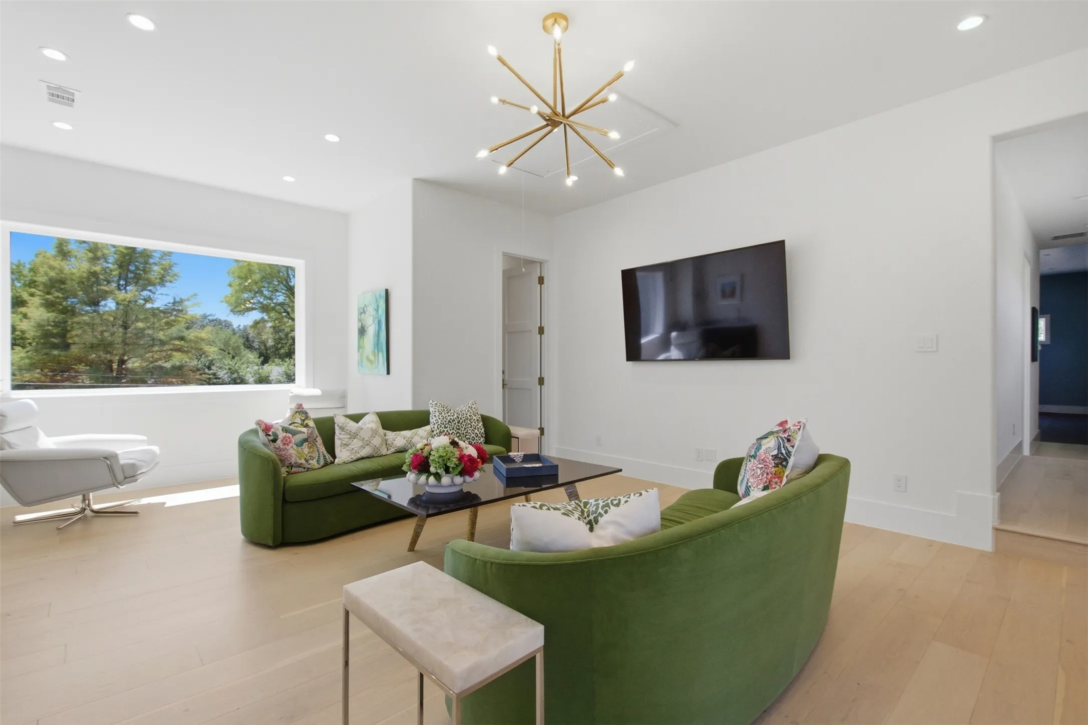 Single Family Residence For Sale in Dallas County , 4923 Crooked Lane, Dallas, Texas 75229, 5 Bedroom, 7 Bathroom, 4 Garage spaces, 6,425 Sqft, built in 2019, mls#21399727, Real Estate Agent in Dallas, Homes For Sale in Dallas county, Homes For Sale in Dallas, Realtor in Dallas Texas, Real Estate Brokerage Independent Realty Texas, Luminita Cordes Realtor