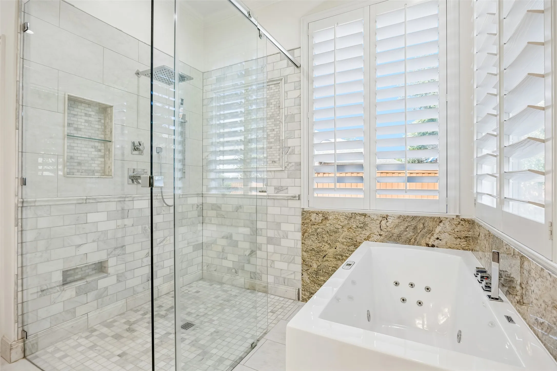Single Family Residence For Sale in Tarrant County , 6909 Wandering Way, Colleyville, Texas 76034, 4 Bedroom, 4 Bathroom, 3 Garage spaces, 3,024 Sqft, built in 1993, mls#21415643, Real Estate Agent in Colleyville, Homes For Sale in Tarrant county, Homes For Sale in Colleyville, Realtor in Colleyville Texas, Real Estate Brokerage Independent Realty Texas, Luminita Cordes Realtor