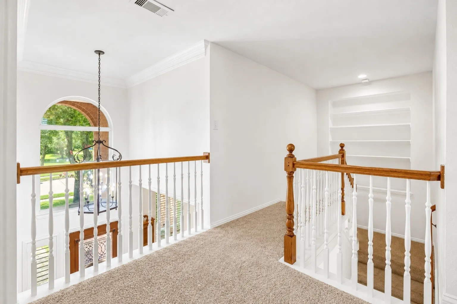 Single Family Residence For Sale in Tarrant County , 6909 Wandering Way, Colleyville, Texas 76034, 4 Bedroom, 4 Bathroom, 3 Garage spaces, 3,024 Sqft, built in 1993, mls#21415643, Real Estate Agent in Colleyville, Homes For Sale in Tarrant county, Homes For Sale in Colleyville, Realtor in Colleyville Texas, Real Estate Brokerage Independent Realty Texas, Luminita Cordes Realtor