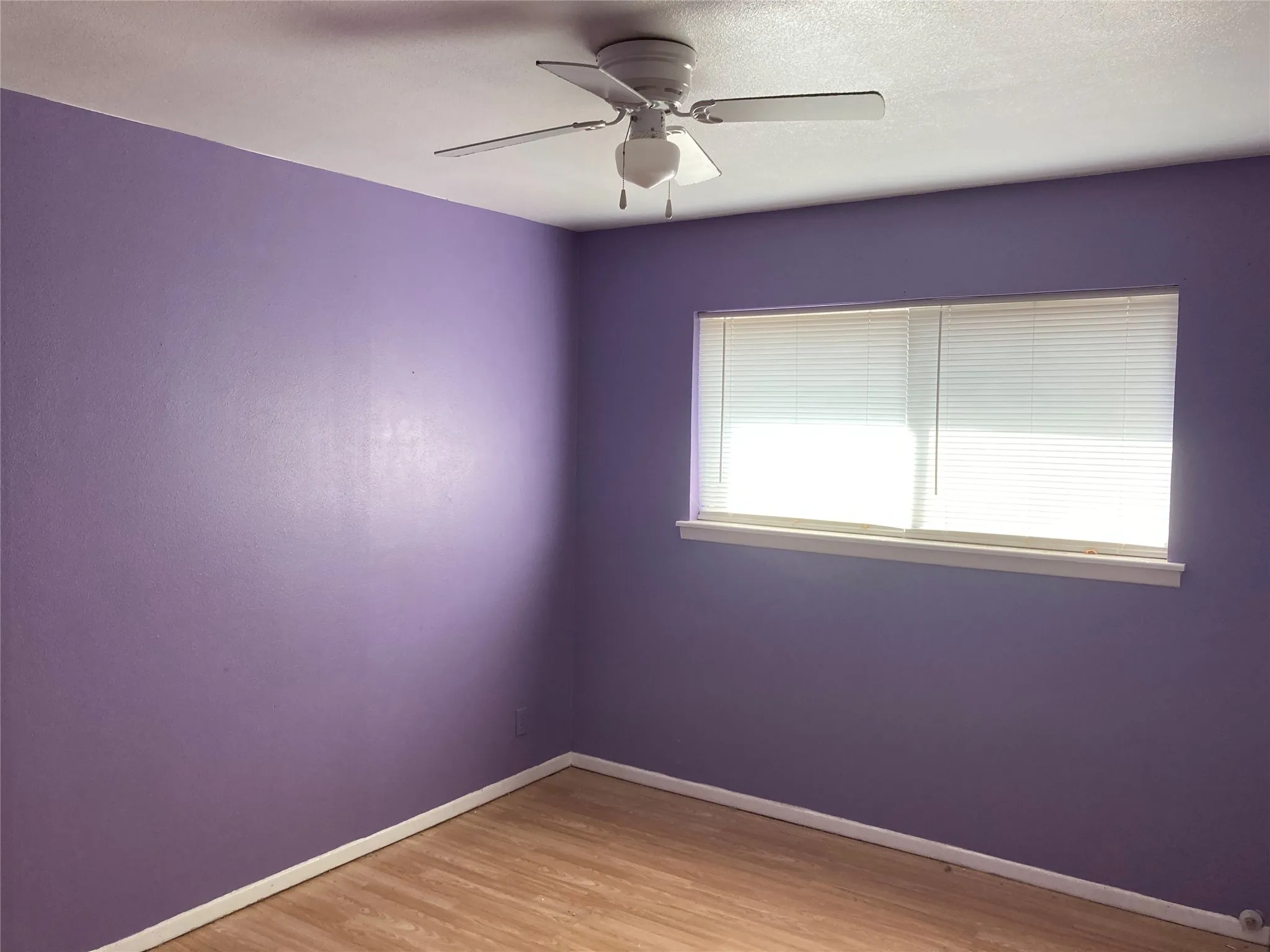 Single Family Residence For Sale in Tarrant County , 1241 Valentine Street, Hurst, Texas 76053, 3 Bedroom, 2 Bathroom, 2 Garage spaces, 1,377 Sqft, built in 1962, mls#21415840, Real Estate Agent in Hurst, Homes For Sale in Tarrant county, Homes For Sale in Hurst, Realtor in Hurst Texas, Real Estate Brokerage Independent Realty Texas, Luminita Cordes Realtor