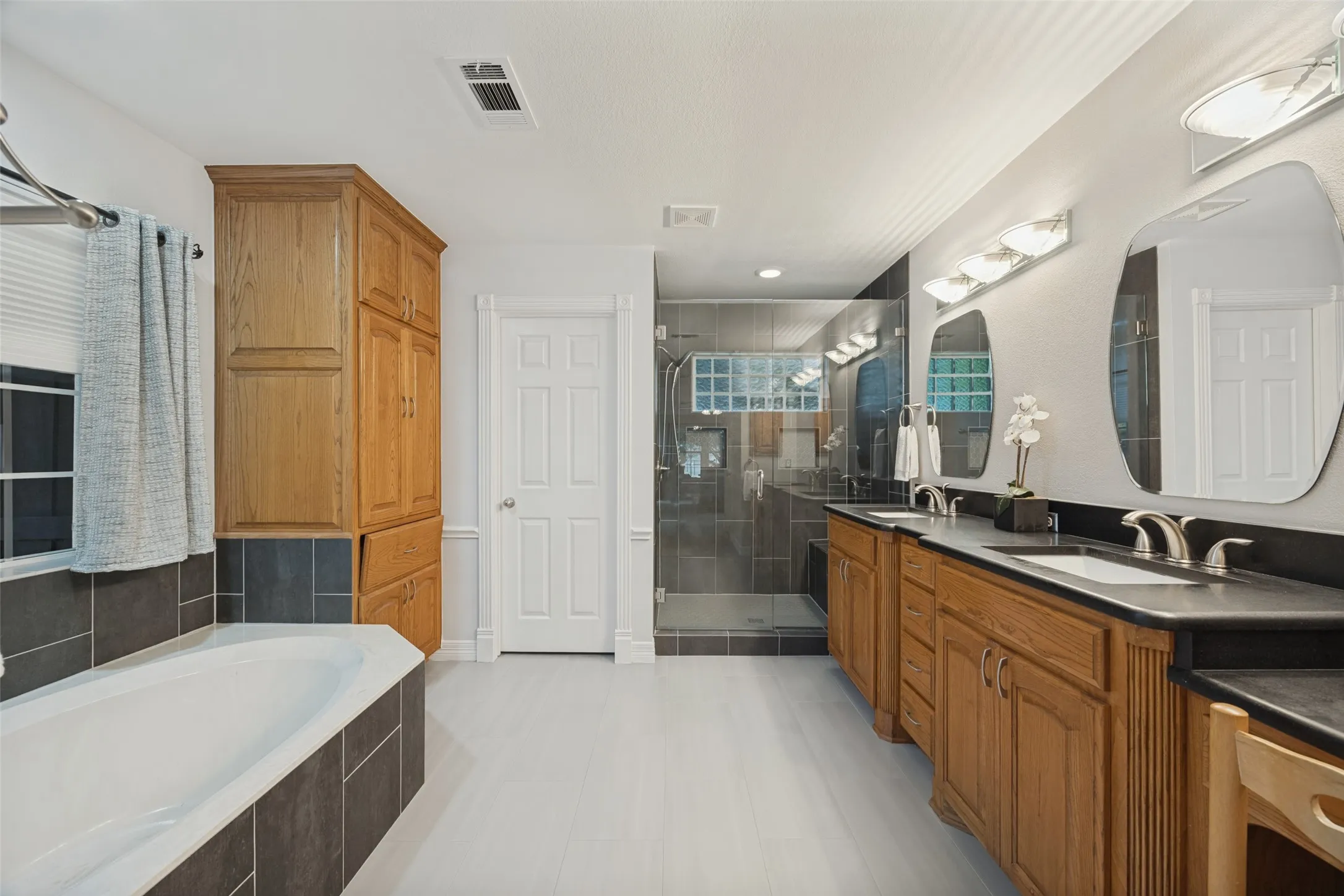 Single Family Residence For Sale in Collin County , 500 The Crossings Place, Lowry Crossing, Texas 75069, 4 Bedroom, 2 Bathroom, 2 Garage spaces, 2,343 Sqft, built in 1998, mls#21389375, Real Estate Agent in Lowry Crossing, Homes For Sale in Collin county, Homes For Sale in Lowry Crossing, Realtor in Lowry Crossing Texas, Real Estate Brokerage Independent Realty Texas, Luminita Cordes Realtor