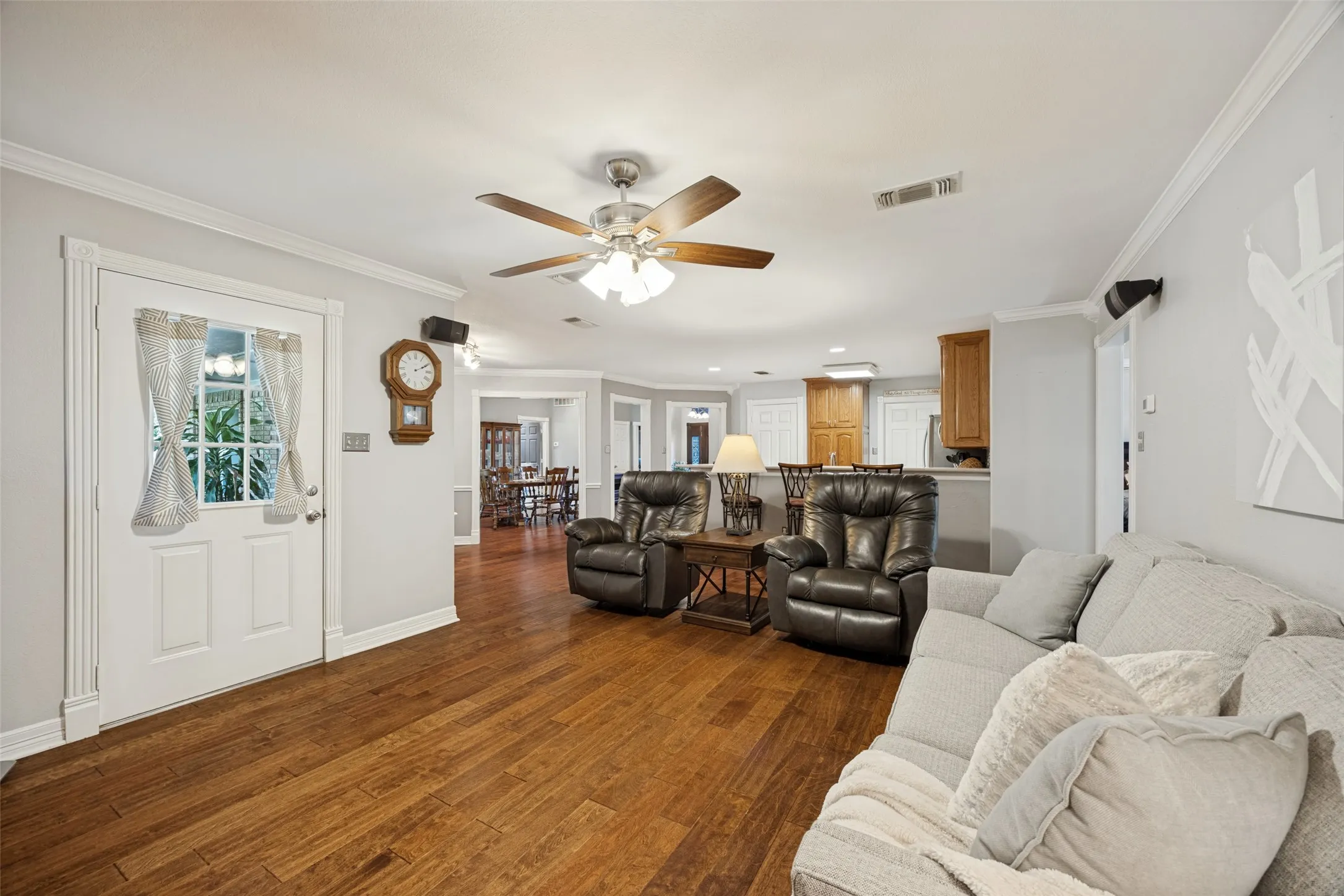Single Family Residence For Sale in Collin County , 500 The Crossings Place, Lowry Crossing, Texas 75069, 4 Bedroom, 2 Bathroom, 2 Garage spaces, 2,343 Sqft, built in 1998, mls#21389375, Real Estate Agent in Lowry Crossing, Homes For Sale in Collin county, Homes For Sale in Lowry Crossing, Realtor in Lowry Crossing Texas, Real Estate Brokerage Independent Realty Texas, Luminita Cordes Realtor
