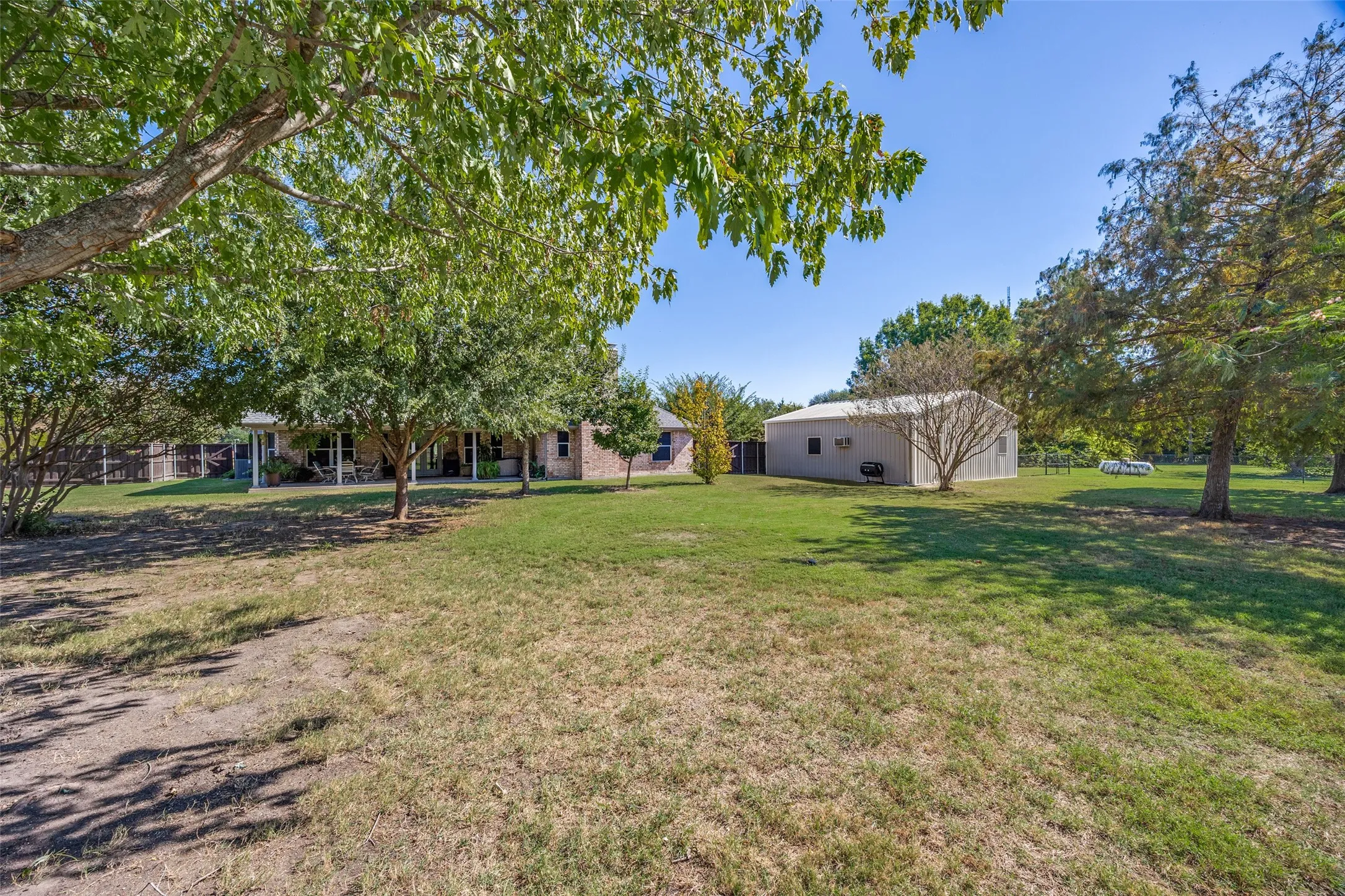 Single Family Residence For Sale in Collin County , 500 The Crossings Place, Lowry Crossing, Texas 75069, 4 Bedroom, 2 Bathroom, 2 Garage spaces, 2,343 Sqft, built in 1998, mls#21389375, Real Estate Agent in Lowry Crossing, Homes For Sale in Collin county, Homes For Sale in Lowry Crossing, Realtor in Lowry Crossing Texas, Real Estate Brokerage Independent Realty Texas, Luminita Cordes Realtor