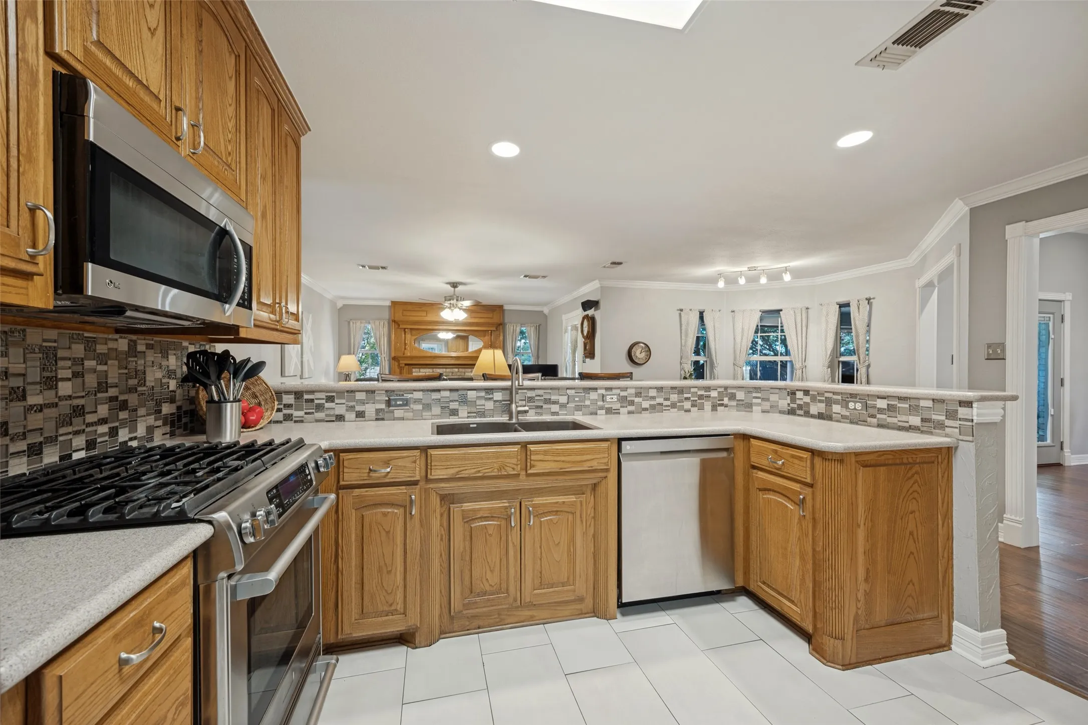 Single Family Residence For Sale in Collin County , 500 The Crossings Place, Lowry Crossing, Texas 75069, 4 Bedroom, 2 Bathroom, 2 Garage spaces, 2,343 Sqft, built in 1998, mls#21389375, Real Estate Agent in Lowry Crossing, Homes For Sale in Collin county, Homes For Sale in Lowry Crossing, Realtor in Lowry Crossing Texas, Real Estate Brokerage Independent Realty Texas, Luminita Cordes Realtor