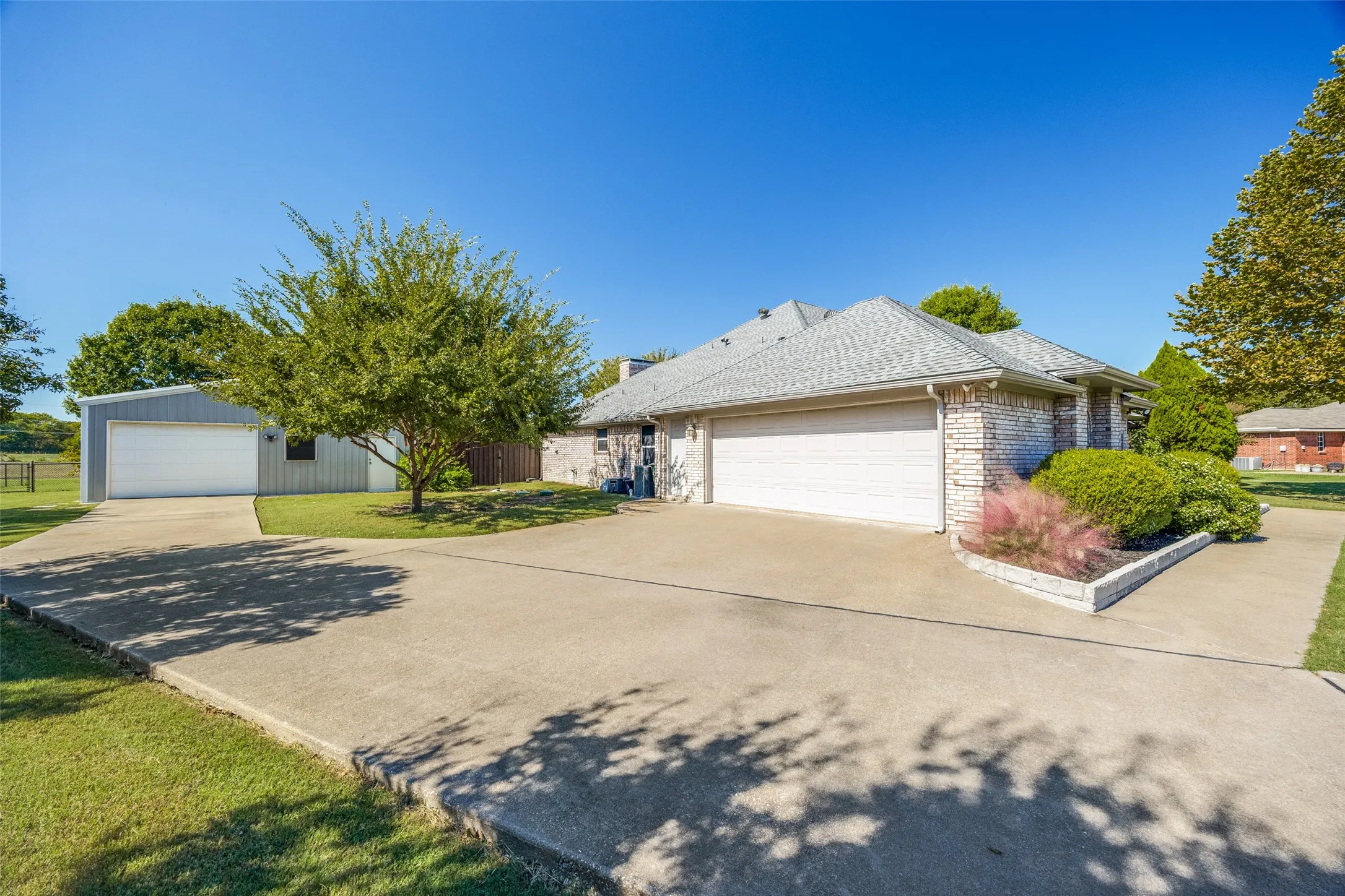 Single Family Residence For Sale in Collin County , 500 The Crossings Place, Lowry Crossing, Texas 75069, 4 Bedroom, 2 Bathroom, 2 Garage spaces, 2,343 Sqft, built in 1998, mls#21389375, Real Estate Agent in Lowry Crossing, Homes For Sale in Collin county, Homes For Sale in Lowry Crossing, Realtor in Lowry Crossing Texas, Real Estate Brokerage Independent Realty Texas, Luminita Cordes Realtor
