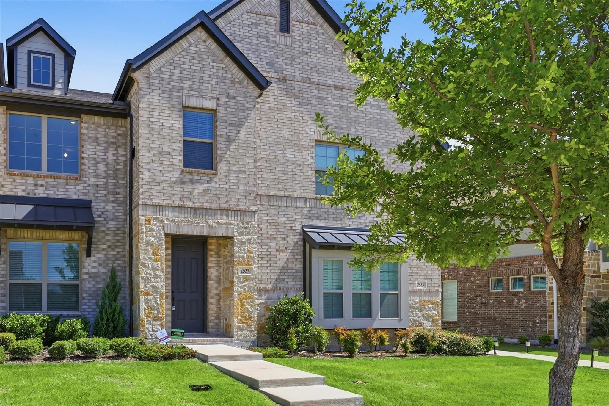 Townhouse For Rent in Dallas County , 2537 Buttonbush Lane, Garland, Texas 75042, 2 Bedroom, 3 Bathroom, 2 Garage spaces, 1,565 Sqft, built in 2023, mls#21416141, Real Estate Agent in Garland, Homes For Rent in Dallas county, Homes For Rent in Garland, Realtor in Garland Texas, Real Estate Brokerage Independent Realty Texas, Luminita Cordes Realtor