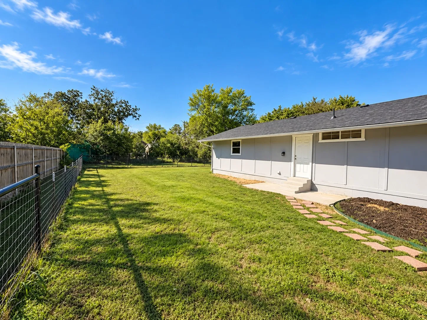 Single Family Residence For Sale in Cooke County , 401 N Frontage Road, Valley View, Texas 76272, 4 Bedroom, 2 Bathroom, Garage spaces, 2,064 Sqft, built in 1940, mls#21416067, Real Estate Agent in Valley View, Homes For Sale in Cooke county, Homes For Sale in Valley View, Realtor in Valley View Texas, Real Estate Brokerage Independent Realty Texas, Luminita Cordes Realtor