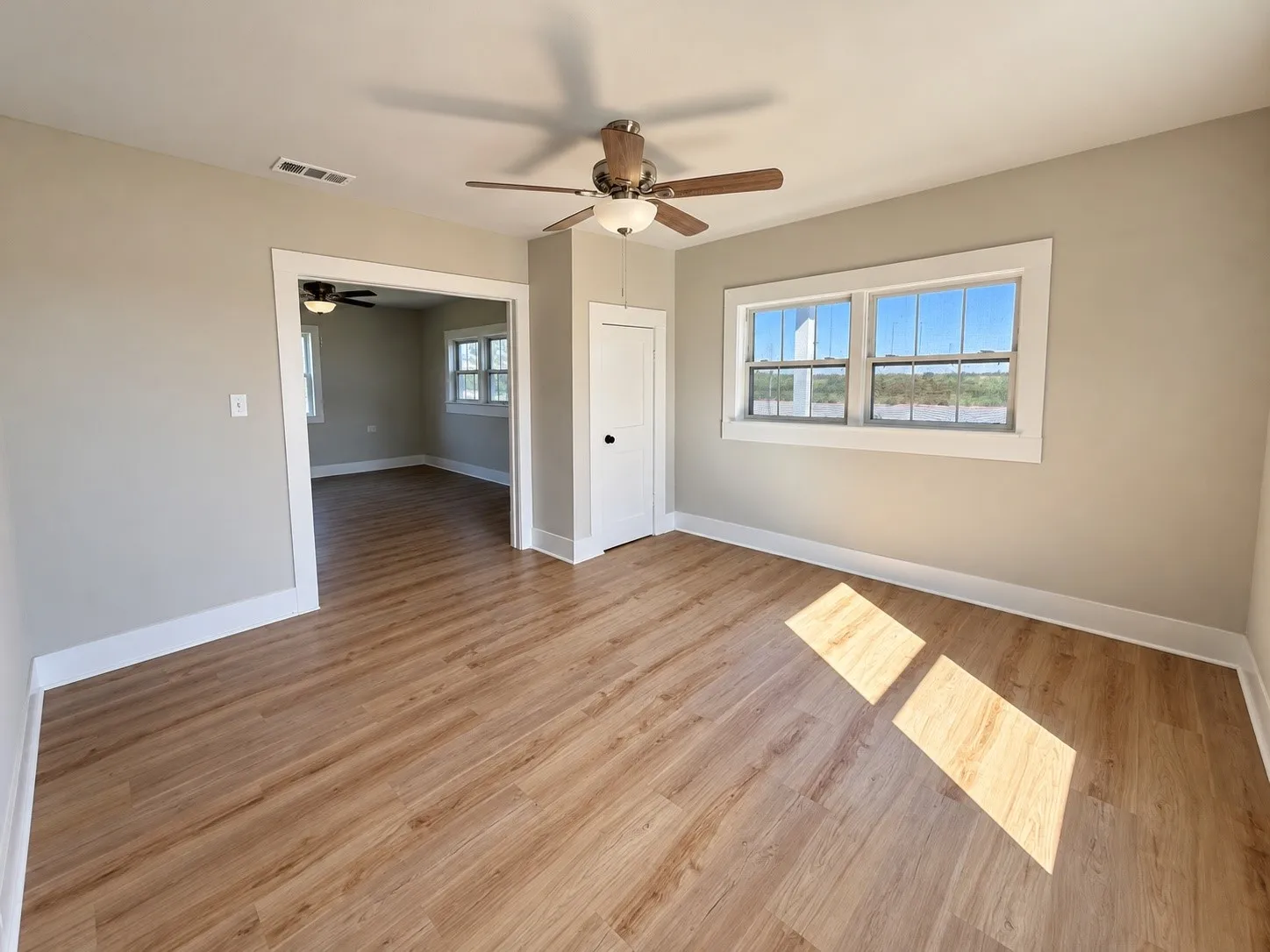 Single Family Residence For Sale in Cooke County , 401 N Frontage Road, Valley View, Texas 76272, 4 Bedroom, 2 Bathroom, Garage spaces, 2,064 Sqft, built in 1940, mls#21416067, Real Estate Agent in Valley View, Homes For Sale in Cooke county, Homes For Sale in Valley View, Realtor in Valley View Texas, Real Estate Brokerage Independent Realty Texas, Luminita Cordes Realtor