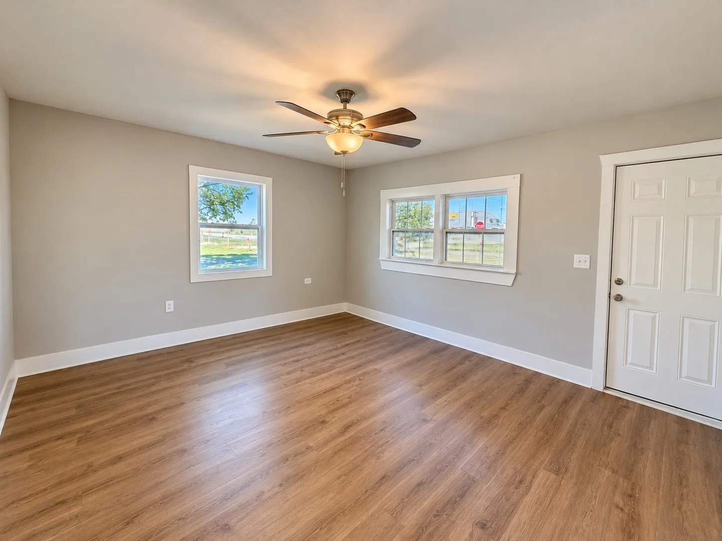Single Family Residence For Sale in Cooke County , 401 N Frontage Road, Valley View, Texas 76272, 4 Bedroom, 2 Bathroom, Garage spaces, 2,064 Sqft, built in 1940, mls#21416067, Real Estate Agent in Valley View, Homes For Sale in Cooke county, Homes For Sale in Valley View, Realtor in Valley View Texas, Real Estate Brokerage Independent Realty Texas, Luminita Cordes Realtor
