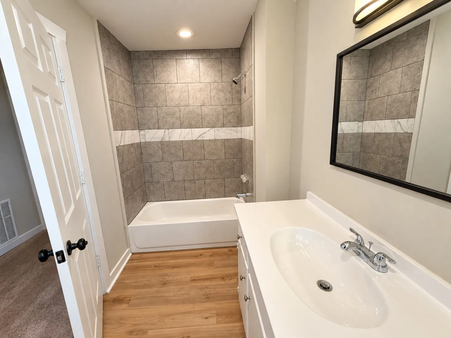 Single Family Residence For Sale in Cooke County , 401 N Frontage Road, Valley View, Texas 76272, 4 Bedroom, 2 Bathroom, Garage spaces, 2,064 Sqft, built in 1940, mls#21416067, Real Estate Agent in Valley View, Homes For Sale in Cooke county, Homes For Sale in Valley View, Realtor in Valley View Texas, Real Estate Brokerage Independent Realty Texas, Luminita Cordes Realtor