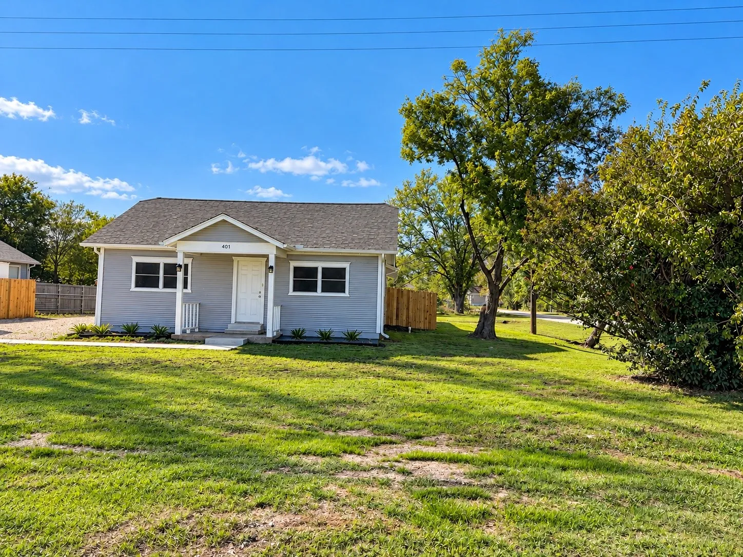 Single Family Residence For Sale in Cooke County , 401 N Frontage Road, Valley View, Texas 76272, 4 Bedroom, 2 Bathroom, Garage spaces, 2,064 Sqft, built in 1940, mls#21416067, Real Estate Agent in Valley View, Homes For Sale in Cooke county, Homes For Sale in Valley View, Realtor in Valley View Texas, Real Estate Brokerage Independent Realty Texas, Luminita Cordes Realtor
