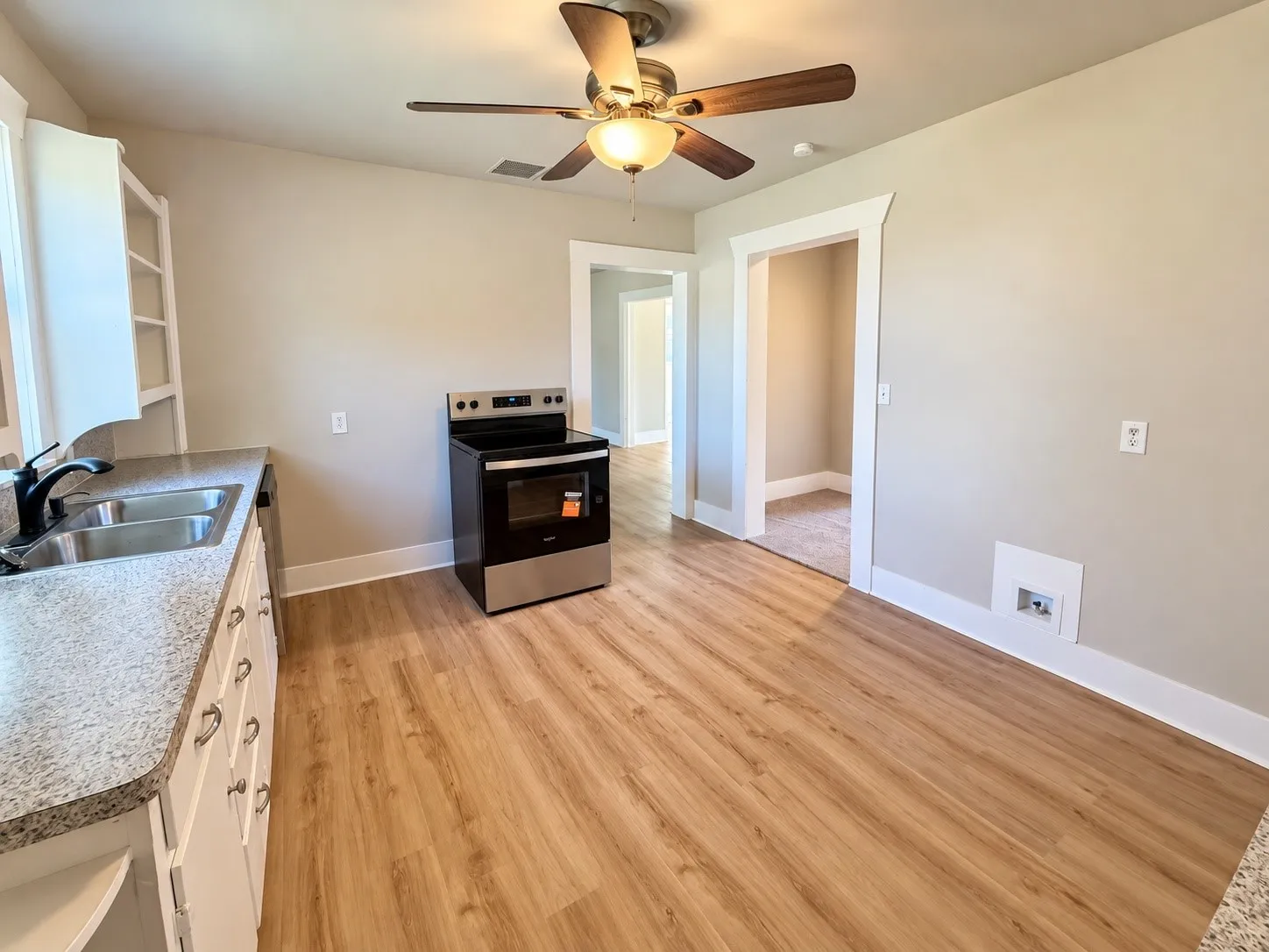 Single Family Residence For Sale in Cooke County , 401 N Frontage Road, Valley View, Texas 76272, 4 Bedroom, 2 Bathroom, Garage spaces, 2,064 Sqft, built in 1940, mls#21416067, Real Estate Agent in Valley View, Homes For Sale in Cooke county, Homes For Sale in Valley View, Realtor in Valley View Texas, Real Estate Brokerage Independent Realty Texas, Luminita Cordes Realtor