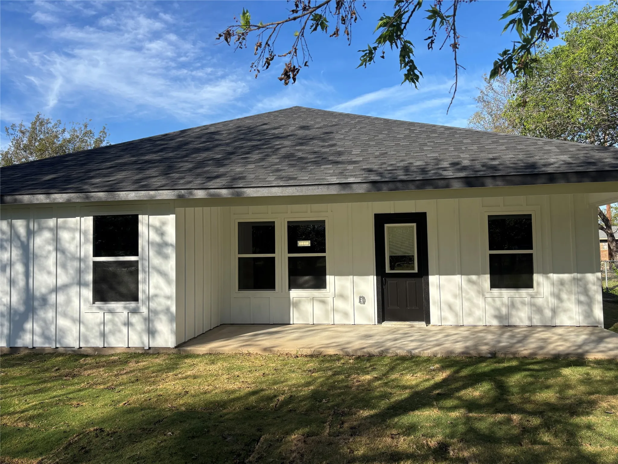 Single Family Residence For Sale in Palo Pinto County , 415 SE 5th Avenue SE, Mineral Wells, Texas 76067, 3 Bedroom, 2 Bathroom, 2 Garage spaces, 1,388 Sqft, built in 2026, mls#21416225, Real Estate Agent in Mineral Wells, Homes For Sale in Palo Pinto county, Homes For Sale in Mineral Wells, Realtor in Mineral Wells Texas, Real Estate Brokerage Independent Realty Texas, Luminita Cordes Realtor