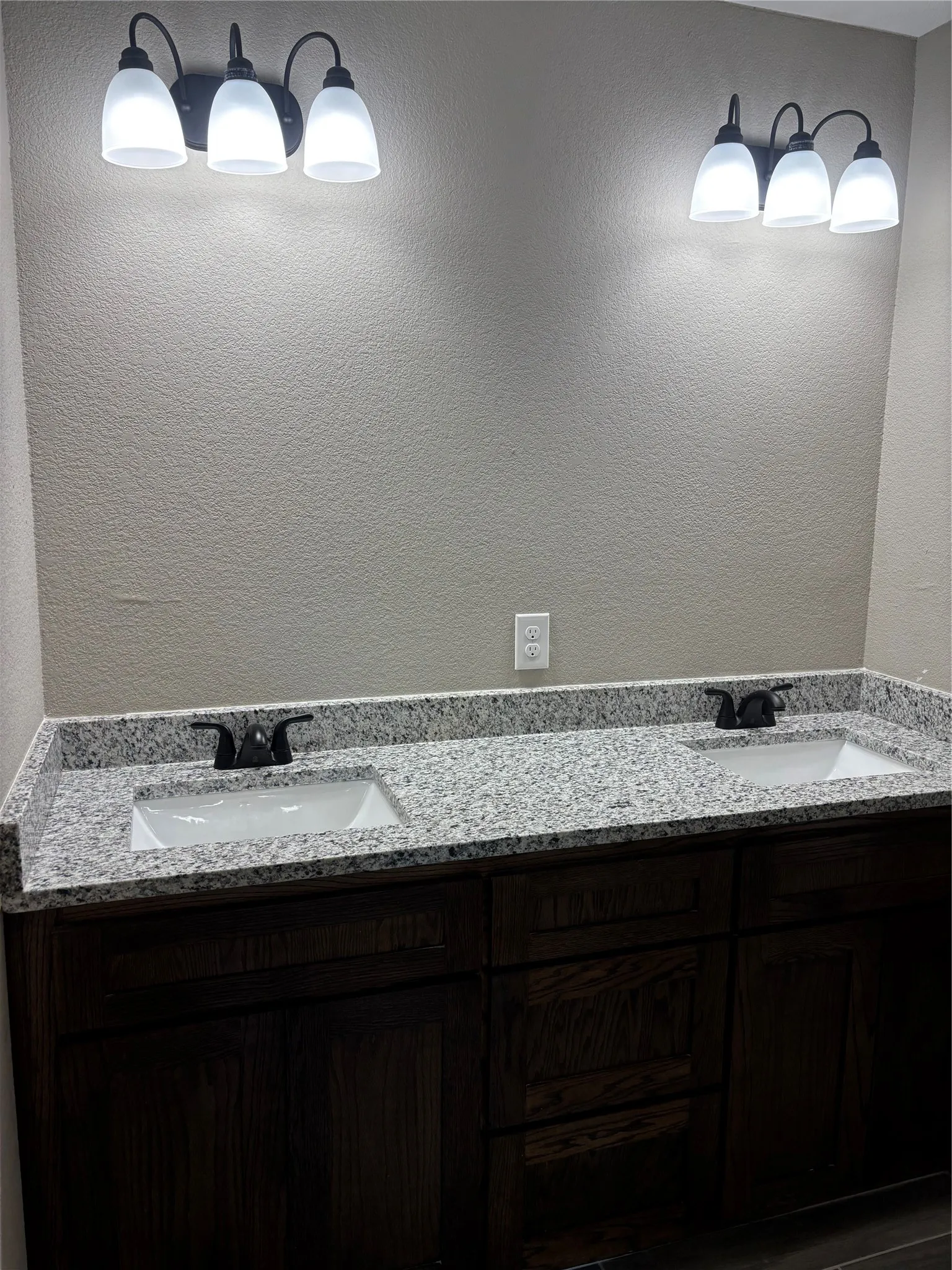 Single Family Residence For Sale in Palo Pinto County , 415 SE 5th Avenue SE, Mineral Wells, Texas 76067, 3 Bedroom, 2 Bathroom, 2 Garage spaces, 1,388 Sqft, built in 2026, mls#21416225, Real Estate Agent in Mineral Wells, Homes For Sale in Palo Pinto county, Homes For Sale in Mineral Wells, Realtor in Mineral Wells Texas, Real Estate Brokerage Independent Realty Texas, Luminita Cordes Realtor