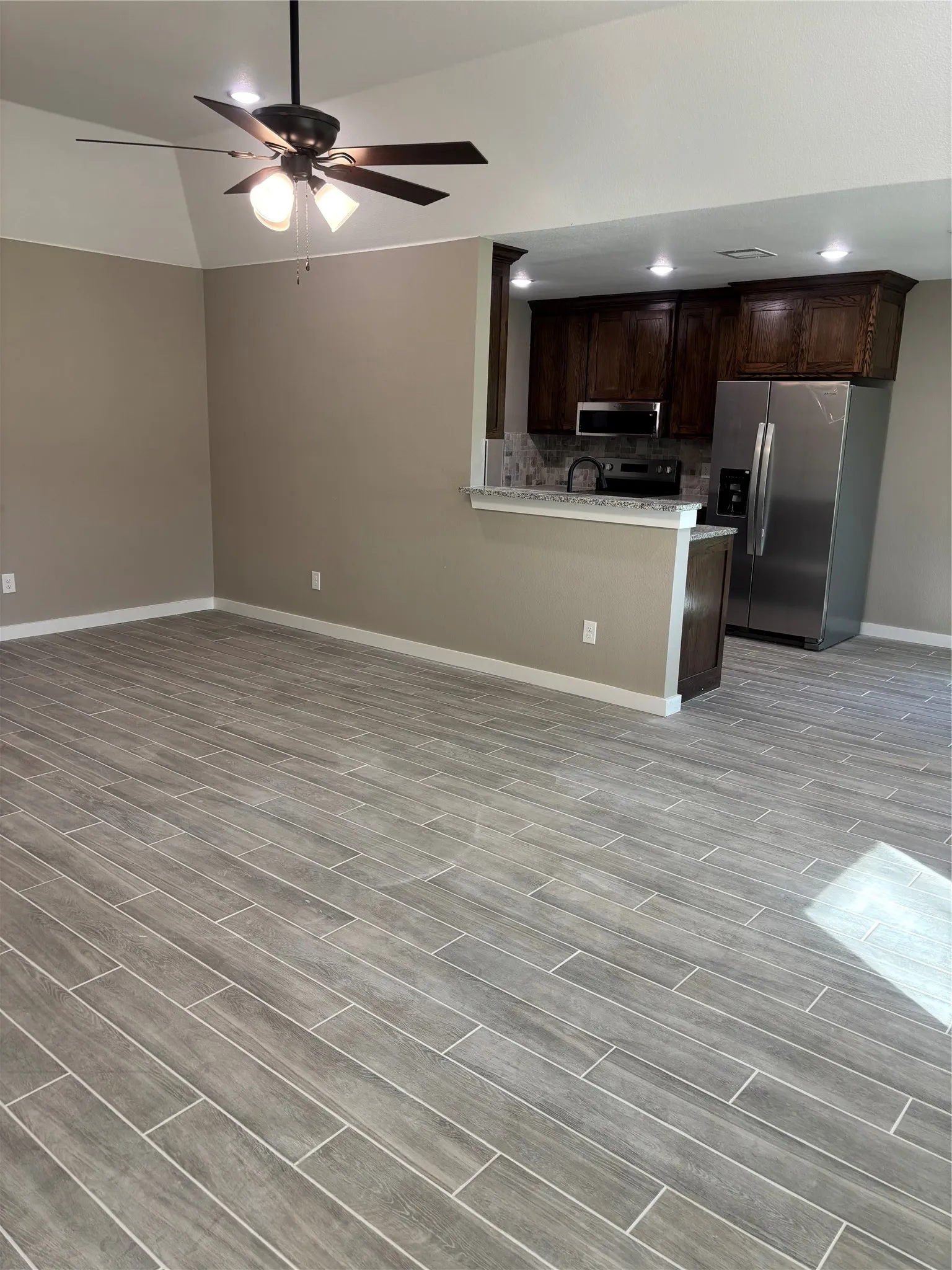 Single Family Residence For Sale in Palo Pinto County , 415 SE 5th Avenue SE, Mineral Wells, Texas 76067, 3 Bedroom, 2 Bathroom, 2 Garage spaces, 1,388 Sqft, built in 2026, mls#21416225, Real Estate Agent in Mineral Wells, Homes For Sale in Palo Pinto county, Homes For Sale in Mineral Wells, Realtor in Mineral Wells Texas, Real Estate Brokerage Independent Realty Texas, Luminita Cordes Realtor