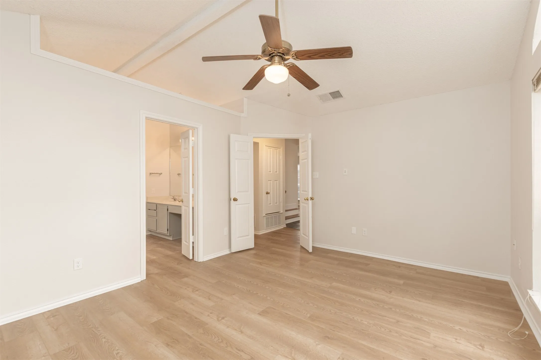 Single Family Residence For Sale in Dallas County , 1321 Hall, Seagoville, Texas 75159, 4 Bedroom, 3 Bathroom, 2 Garage spaces, 1,735 Sqft, built in 1988, mls#21416441, Real Estate Agent in Seagoville, Homes For Sale in Dallas county, Homes For Sale in Seagoville, Realtor in Seagoville Texas, Real Estate Brokerage Independent Realty Texas, Luminita Cordes Realtor