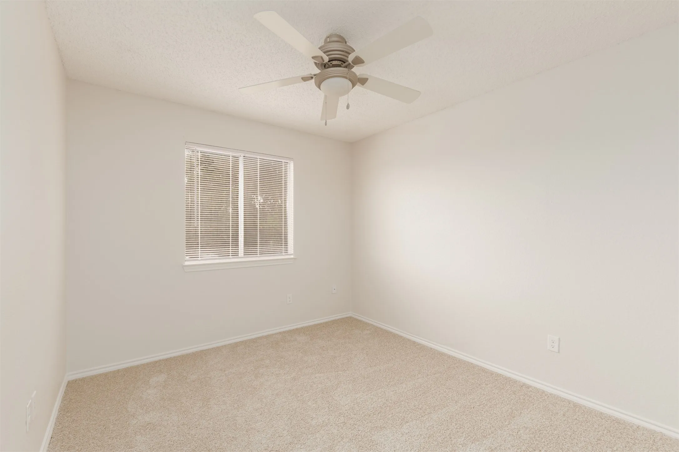 Single Family Residence For Sale in Dallas County , 1321 Hall, Seagoville, Texas 75159, 4 Bedroom, 3 Bathroom, 2 Garage spaces, 1,735 Sqft, built in 1988, mls#21416441, Real Estate Agent in Seagoville, Homes For Sale in Dallas county, Homes For Sale in Seagoville, Realtor in Seagoville Texas, Real Estate Brokerage Independent Realty Texas, Luminita Cordes Realtor