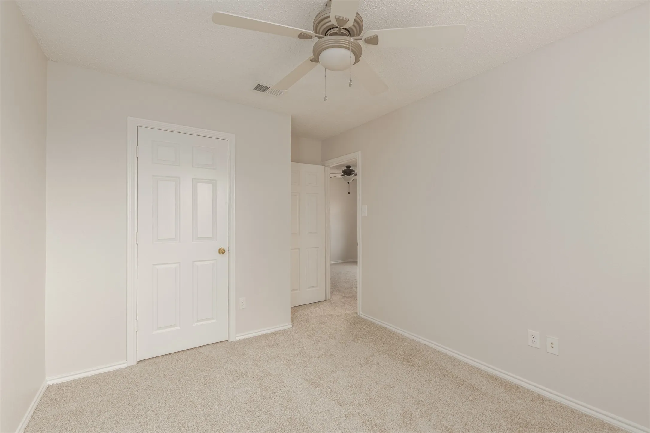 Single Family Residence For Sale in Dallas County , 1321 Hall, Seagoville, Texas 75159, 4 Bedroom, 3 Bathroom, 2 Garage spaces, 1,735 Sqft, built in 1988, mls#21416441, Real Estate Agent in Seagoville, Homes For Sale in Dallas county, Homes For Sale in Seagoville, Realtor in Seagoville Texas, Real Estate Brokerage Independent Realty Texas, Luminita Cordes Realtor