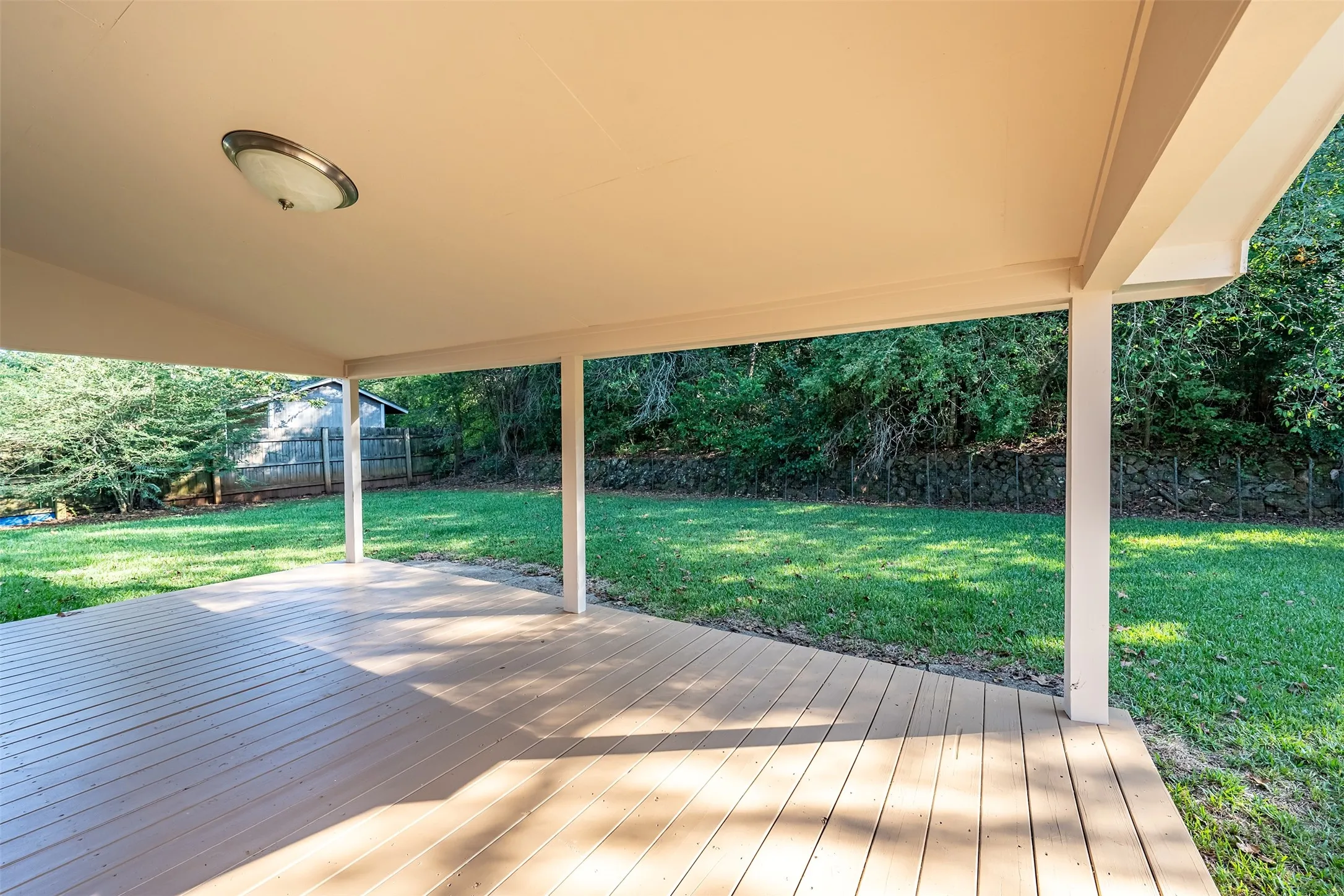 Single Family Residence For Sale in Anderson County , 1018 Woodland Dr, Palestine, Texas 75801, 2 Bedroom, 1 Bathroom, 1 Garage spaces, 1,492 Sqft, built in 1951, mls#21416404, Real Estate Agent in Palestine, Homes For Sale in Anderson county, Homes For Sale in Palestine, Realtor in Palestine Texas, Real Estate Brokerage Independent Realty Texas, Luminita Cordes Realtor