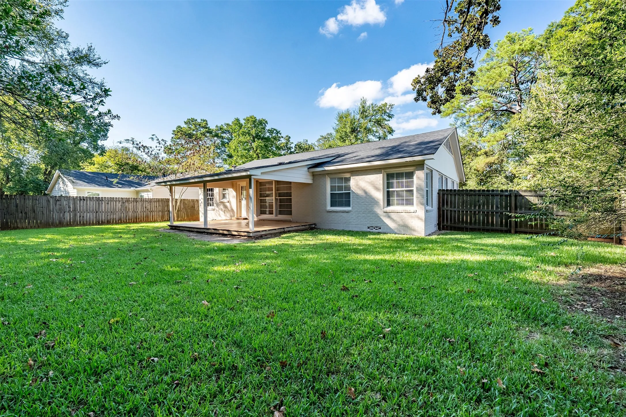 Single Family Residence For Sale in Anderson County , 1018 Woodland Dr, Palestine, Texas 75801, 2 Bedroom, 1 Bathroom, 1 Garage spaces, 1,492 Sqft, built in 1951, mls#21416404, Real Estate Agent in Palestine, Homes For Sale in Anderson county, Homes For Sale in Palestine, Realtor in Palestine Texas, Real Estate Brokerage Independent Realty Texas, Luminita Cordes Realtor
