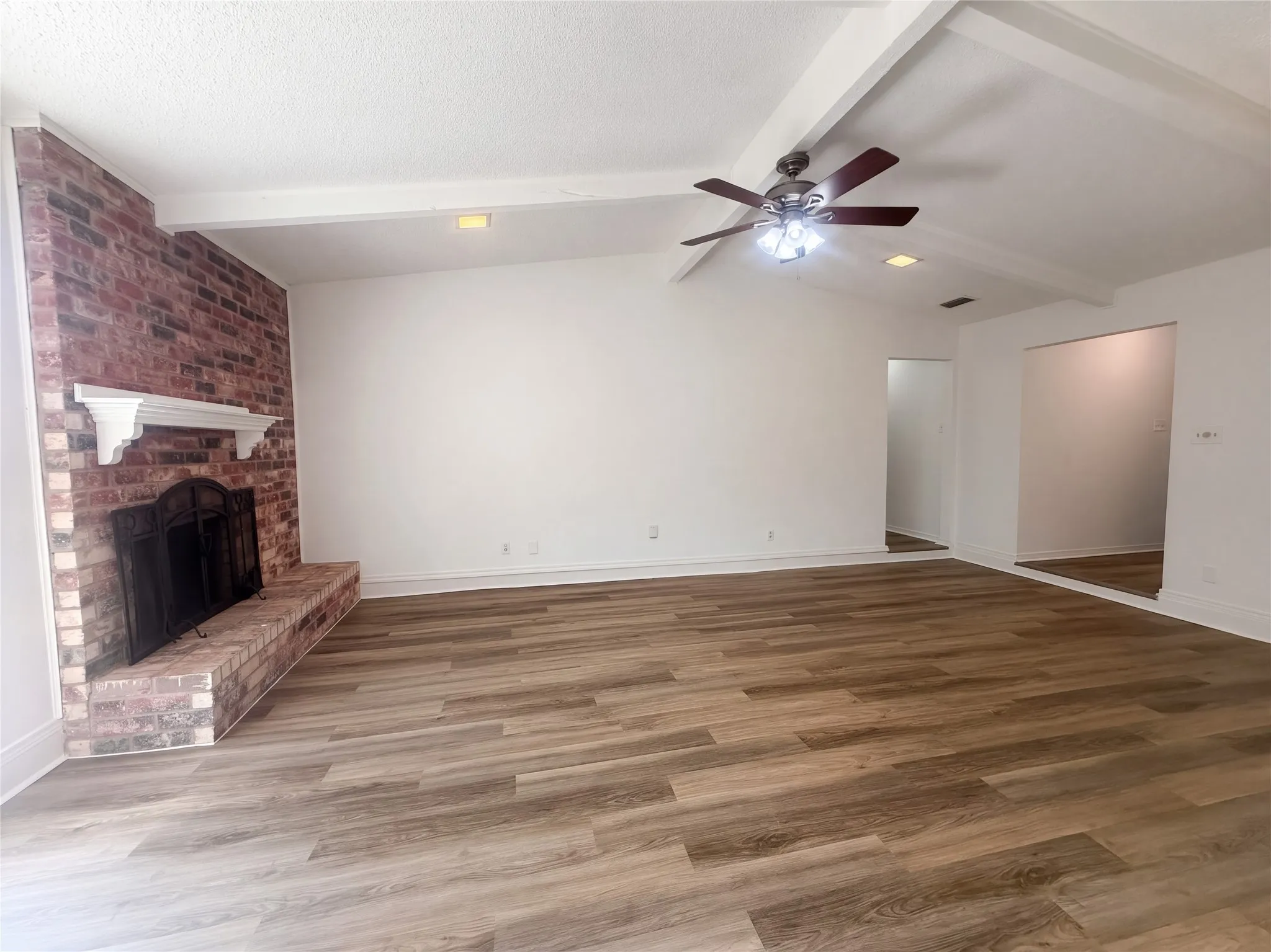 Single Family Residence For Sale in Tarrant County , 2527 Holt Road, Arlington, Texas 76006, 4 Bedroom, 2 Bathroom, 2 Garage spaces, 1,582 Sqft, built in 1980, mls#21416402, Real Estate Agent in Arlington, Homes For Sale in Tarrant county, Homes For Sale in Arlington, Realtor in Arlington Texas, Real Estate Brokerage Independent Realty Texas, Luminita Cordes Realtor