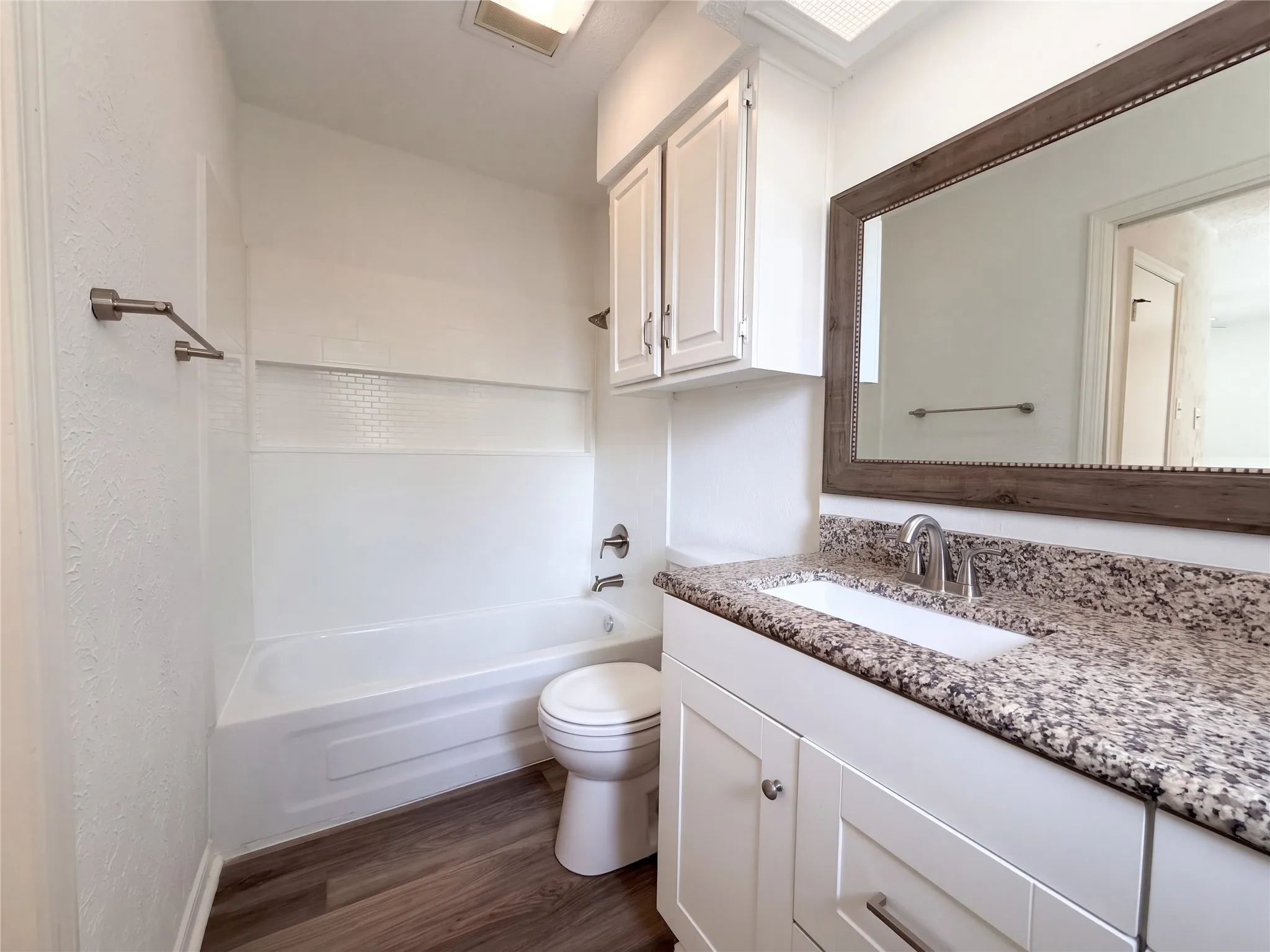 Single Family Residence For Sale in Tarrant County , 2527 Holt Road, Arlington, Texas 76006, 4 Bedroom, 2 Bathroom, 2 Garage spaces, 1,582 Sqft, built in 1980, mls#21416402, Real Estate Agent in Arlington, Homes For Sale in Tarrant county, Homes For Sale in Arlington, Realtor in Arlington Texas, Real Estate Brokerage Independent Realty Texas, Luminita Cordes Realtor