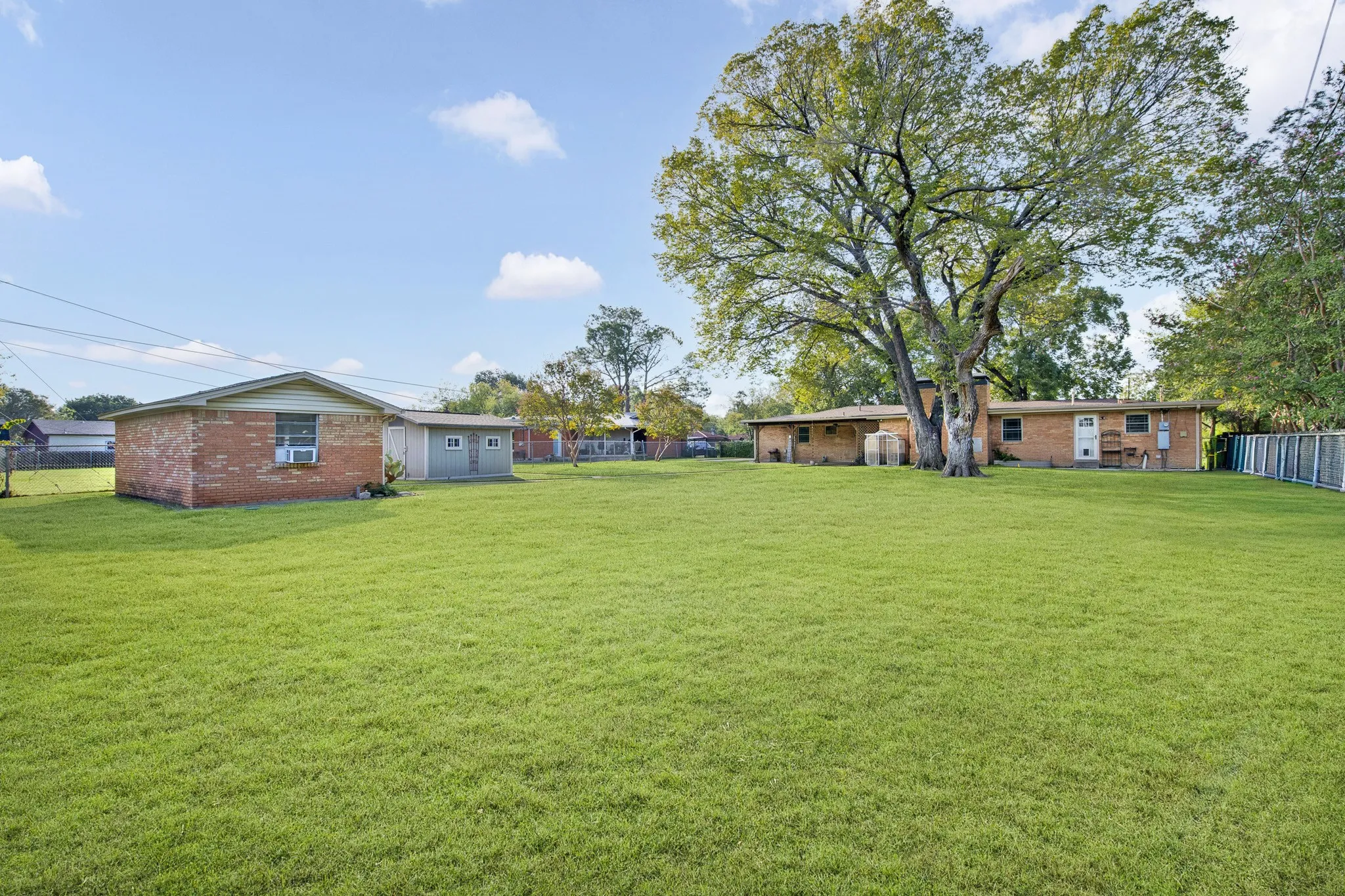 Single Family Residence For Sale in Tarrant County , 7305 Coronet Avenue, North Richland Hills, Texas 76180, 3 Bedroom, 2 Bathroom, 2 Garage spaces, 2,038 Sqft, built in 1955, mls#21416528, Real Estate Agent in North Richland Hills, Homes For Sale in Tarrant county, Homes For Sale in North Richland Hills, Realtor in North Richland Hills Texas, Real Estate Brokerage Independent Realty Texas, Luminita Cordes Realtor