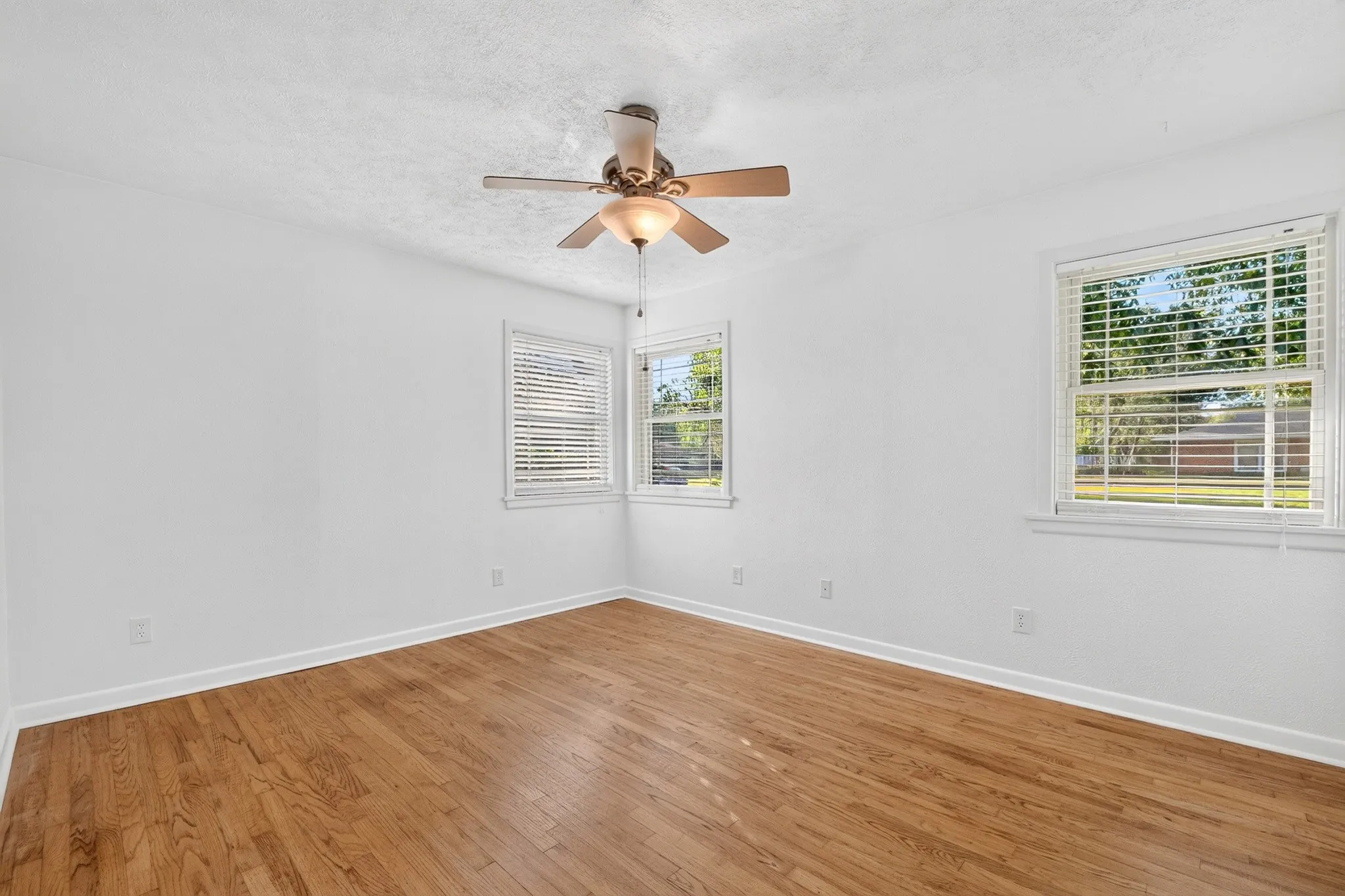 Single Family Residence For Sale in Tarrant County , 7305 Coronet Avenue, North Richland Hills, Texas 76180, 3 Bedroom, 2 Bathroom, 2 Garage spaces, 2,038 Sqft, built in 1955, mls#21416528, Real Estate Agent in North Richland Hills, Homes For Sale in Tarrant county, Homes For Sale in North Richland Hills, Realtor in North Richland Hills Texas, Real Estate Brokerage Independent Realty Texas, Luminita Cordes Realtor