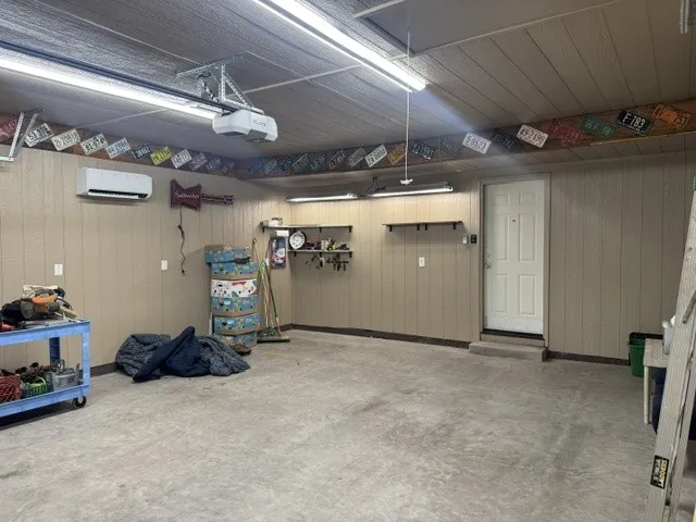 Single Family Residence For Sale in Tarrant County , 7305 Coronet Avenue, North Richland Hills, Texas 76180, 3 Bedroom, 2 Bathroom, 2 Garage spaces, 2,038 Sqft, built in 1955, mls#21416528, Real Estate Agent in North Richland Hills, Homes For Sale in Tarrant county, Homes For Sale in North Richland Hills, Realtor in North Richland Hills Texas, Real Estate Brokerage Independent Realty Texas, Luminita Cordes Realtor