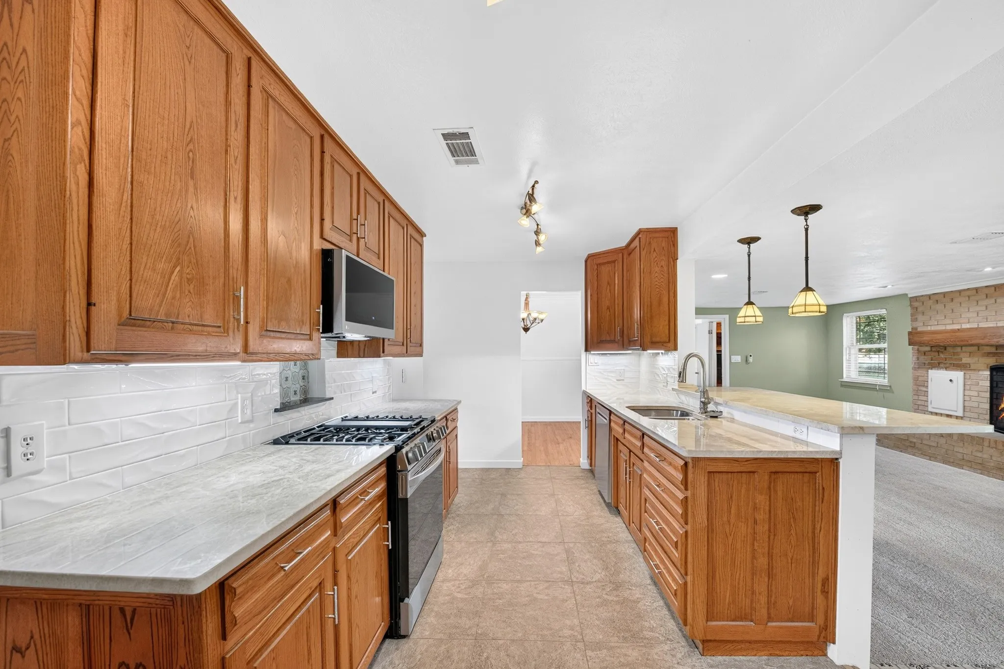Single Family Residence For Sale in Tarrant County , 7305 Coronet Avenue, North Richland Hills, Texas 76180, 3 Bedroom, 2 Bathroom, 2 Garage spaces, 2,038 Sqft, built in 1955, mls#21416528, Real Estate Agent in North Richland Hills, Homes For Sale in Tarrant county, Homes For Sale in North Richland Hills, Realtor in North Richland Hills Texas, Real Estate Brokerage Independent Realty Texas, Luminita Cordes Realtor