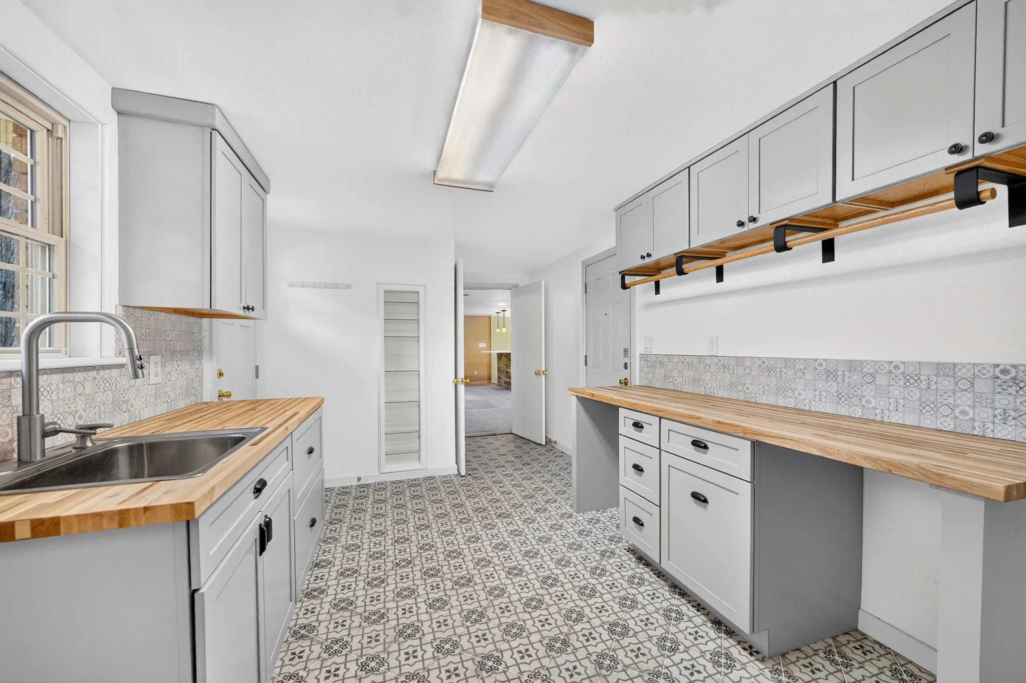 Single Family Residence For Sale in Tarrant County , 7305 Coronet Avenue, North Richland Hills, Texas 76180, 3 Bedroom, 2 Bathroom, 2 Garage spaces, 2,038 Sqft, built in 1955, mls#21416528, Real Estate Agent in North Richland Hills, Homes For Sale in Tarrant county, Homes For Sale in North Richland Hills, Realtor in North Richland Hills Texas, Real Estate Brokerage Independent Realty Texas, Luminita Cordes Realtor
