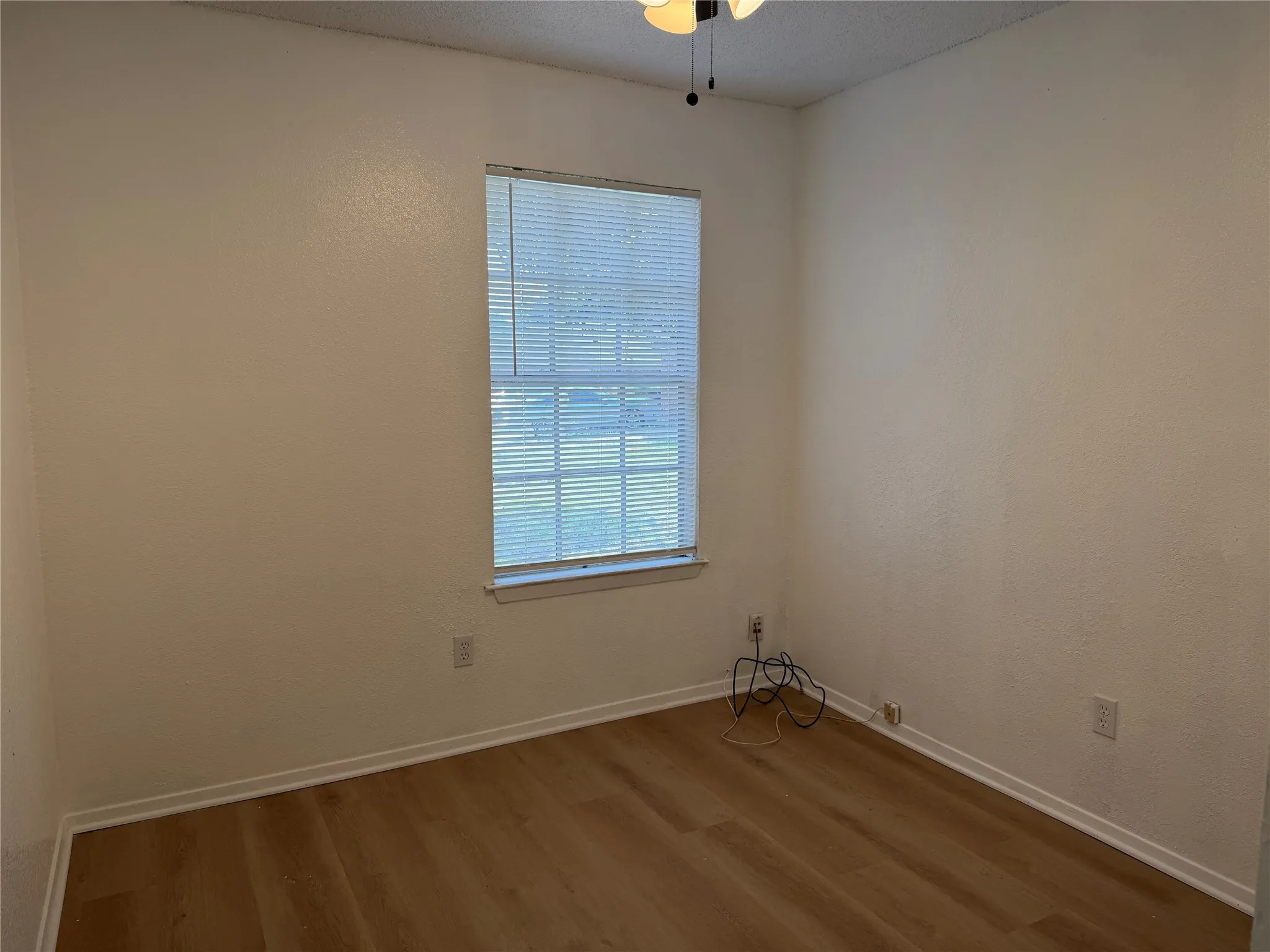 Duplex For Rent in Tarrant County , 7552 Boxwood Court, Fort Worth, Texas 76133, 3 Bedroom, 2 Bathroom, 2 Garage spaces, 1,300 Sqft, built in 1983, mls#21391244, Real Estate Agent in Fort Worth, Homes For Rent in Tarrant county, Homes For Rent in Fort Worth, Realtor in Fort Worth Texas, Real Estate Brokerage Independent Realty Texas, Luminita Cordes Realtor