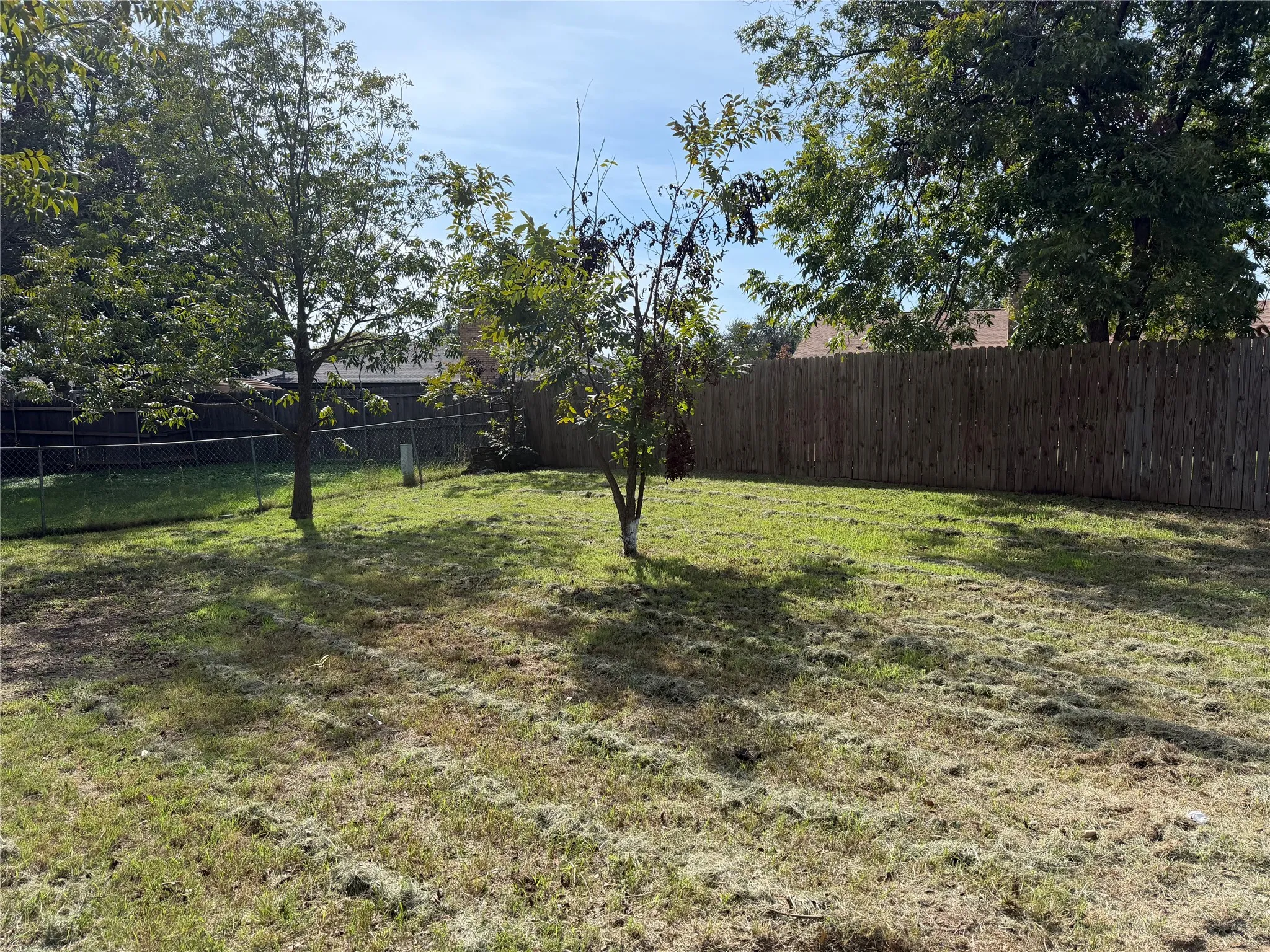 Duplex For Rent in Tarrant County , 7552 Boxwood Court, Fort Worth, Texas 76133, 3 Bedroom, 2 Bathroom, 2 Garage spaces, 1,300 Sqft, built in 1983, mls#21391244, Real Estate Agent in Fort Worth, Homes For Rent in Tarrant county, Homes For Rent in Fort Worth, Realtor in Fort Worth Texas, Real Estate Brokerage Independent Realty Texas, Luminita Cordes Realtor