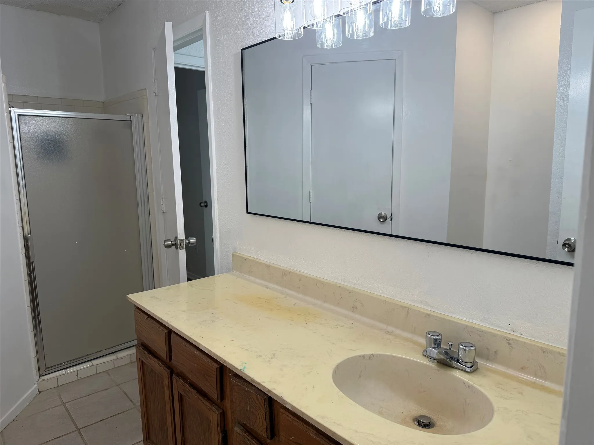 Duplex For Rent in Tarrant County , 7552 Boxwood Court, Fort Worth, Texas 76133, 3 Bedroom, 2 Bathroom, 2 Garage spaces, 1,300 Sqft, built in 1983, mls#21391244, Real Estate Agent in Fort Worth, Homes For Rent in Tarrant county, Homes For Rent in Fort Worth, Realtor in Fort Worth Texas, Real Estate Brokerage Independent Realty Texas, Luminita Cordes Realtor