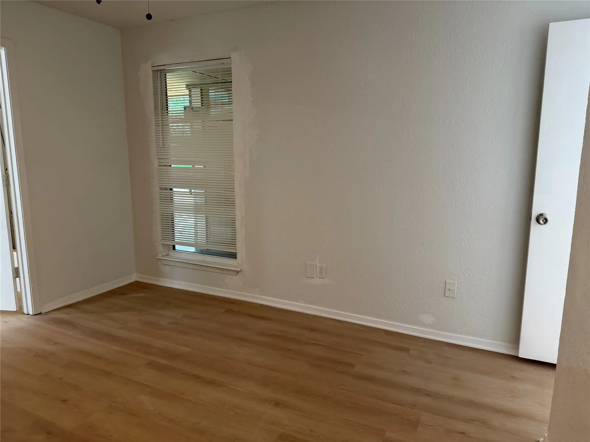 Duplex For Rent in Tarrant County , 7552 Boxwood Court, Fort Worth, Texas 76133, 3 Bedroom, 2 Bathroom, 2 Garage spaces, 1,300 Sqft, built in 1983, mls#21391244, Real Estate Agent in Fort Worth, Homes For Rent in Tarrant county, Homes For Rent in Fort Worth, Realtor in Fort Worth Texas, Real Estate Brokerage Independent Realty Texas, Luminita Cordes Realtor