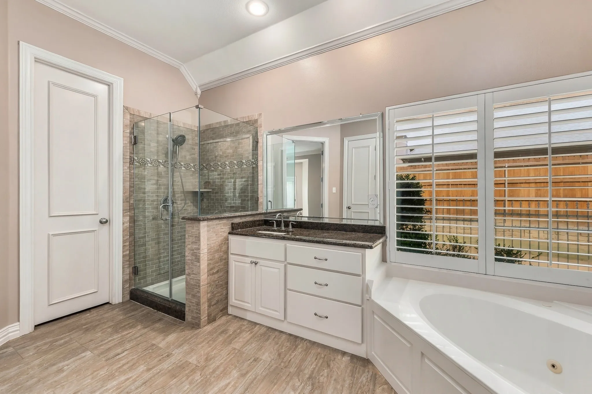 Single Family Residence For Sale in Tarrant County , 3117 Woodland Heights Circle, Colleyville, Texas 76034, 3 Bedroom, 3 Bathroom, 2 Garage spaces, 2,500 Sqft, built in 1992, mls#21411141, Real Estate Agent in Colleyville, Homes For Sale in Tarrant county, Homes For Sale in Colleyville, Realtor in Colleyville Texas, Real Estate Brokerage Independent Realty Texas, Luminita Cordes Realtor