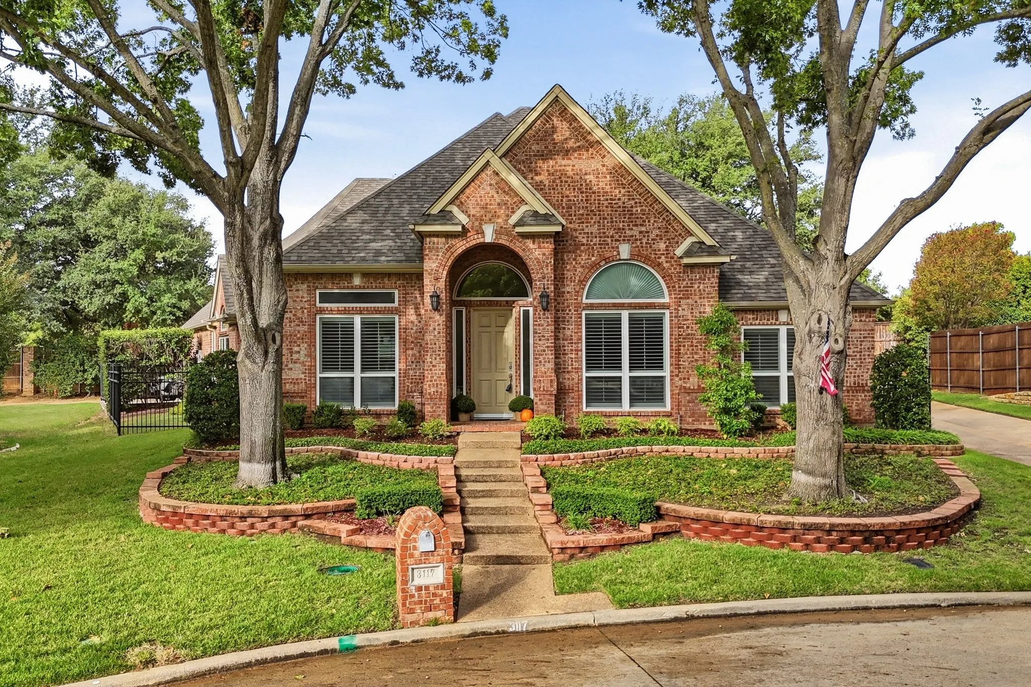 Single Family Residence For Sale in Tarrant County , 3117 Woodland Heights Circle, Colleyville, Texas 76034, 3 Bedroom, 3 Bathroom, 2 Garage spaces, 2,500 Sqft, built in 1992, mls#21411141, Real Estate Agent in Colleyville, Homes For Sale in Tarrant county, Homes For Sale in Colleyville, Realtor in Colleyville Texas, Real Estate Brokerage Independent Realty Texas, Luminita Cordes Realtor