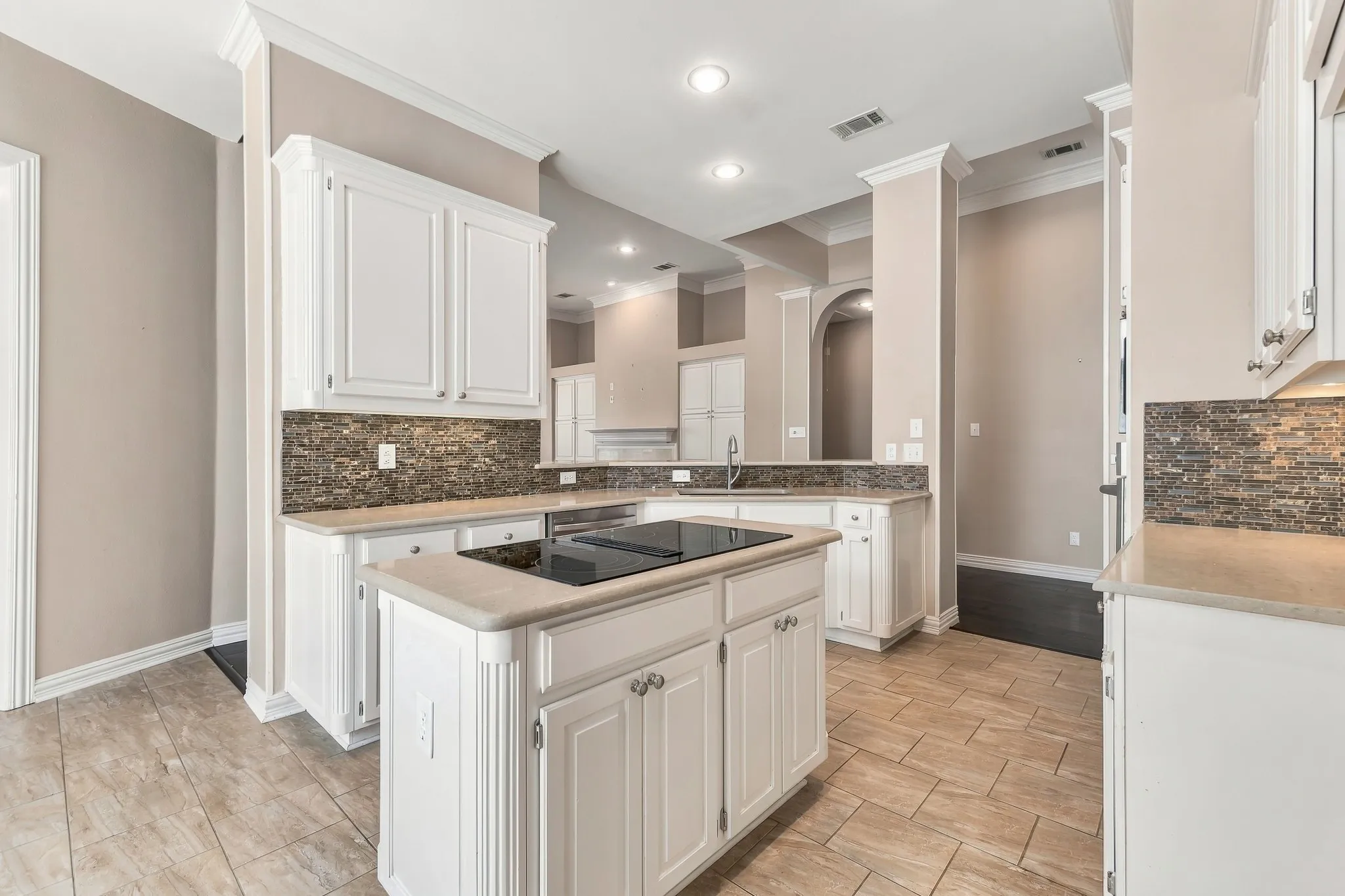 Single Family Residence For Sale in Tarrant County , 3117 Woodland Heights Circle, Colleyville, Texas 76034, 3 Bedroom, 3 Bathroom, 2 Garage spaces, 2,500 Sqft, built in 1992, mls#21411141, Real Estate Agent in Colleyville, Homes For Sale in Tarrant county, Homes For Sale in Colleyville, Realtor in Colleyville Texas, Real Estate Brokerage Independent Realty Texas, Luminita Cordes Realtor
