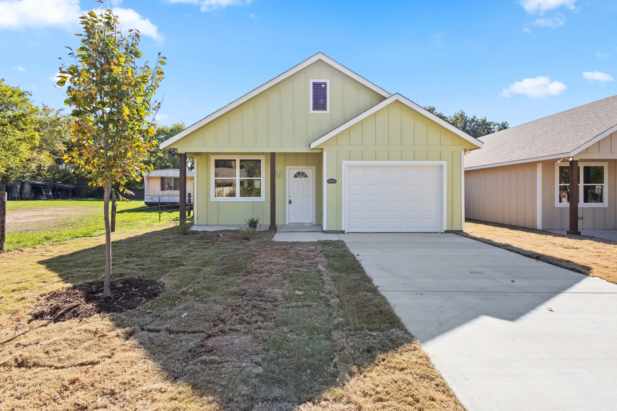 Single Family Residence For Sale in Dallas County , 1552 Smoke tree Lane, Dallas, Texas 75253, 3 Bedroom, 2 Bathroom, 1 Garage spaces, 1,300 Sqft, built in 2026, mls#21414797, Real Estate Agent in Dallas, Homes For Sale in Dallas county, Homes For Sale in Dallas, Realtor in Dallas Texas, Real Estate Brokerage Independent Realty Texas, Luminita Cordes Realtor