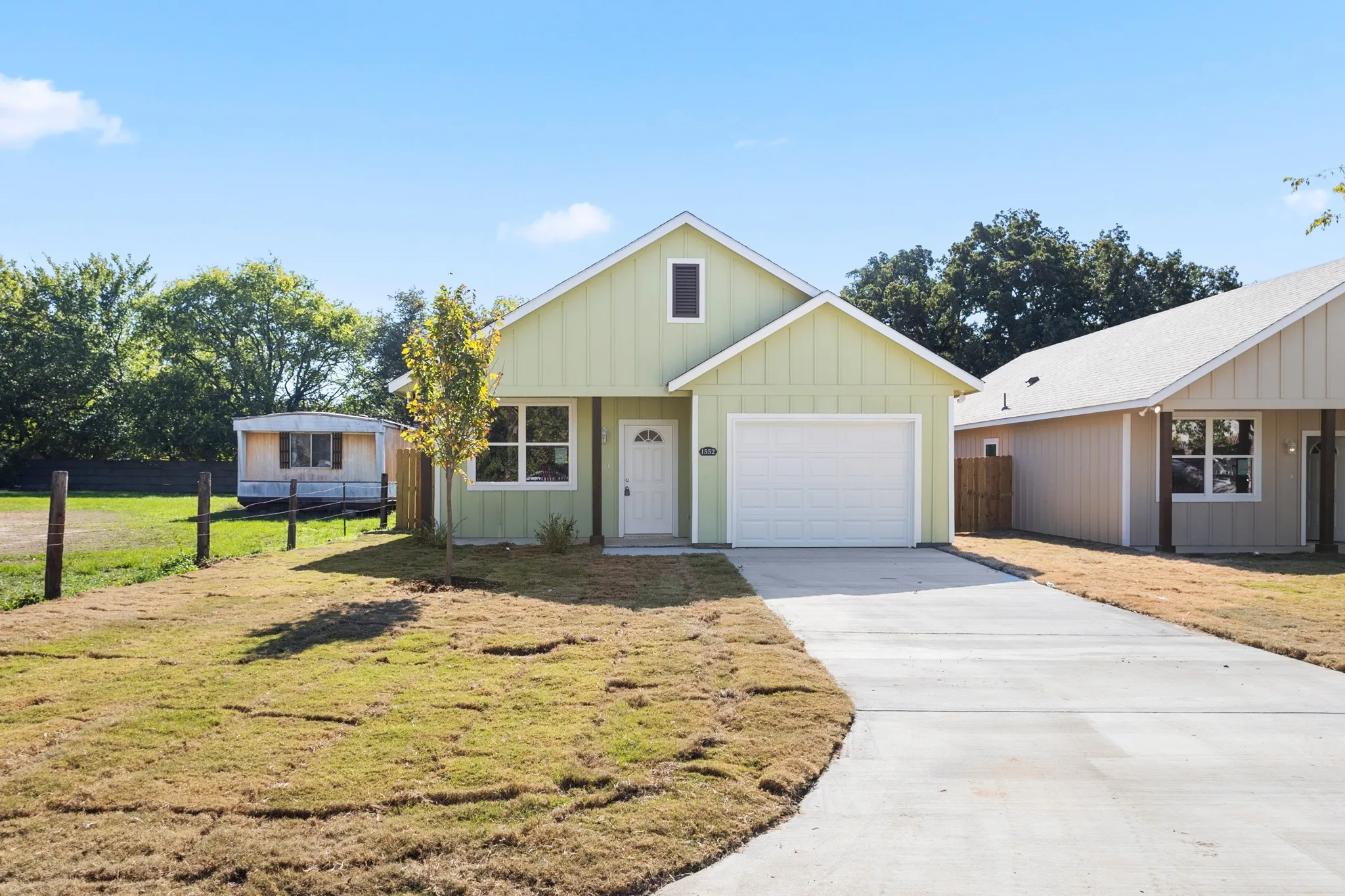 Single Family Residence For Sale in Dallas County , 1552 Smoke tree Lane, Dallas, Texas 75253, 3 Bedroom, 2 Bathroom, 1 Garage spaces, 1,300 Sqft, built in 2026, mls#21414797, Real Estate Agent in Dallas, Homes For Sale in Dallas county, Homes For Sale in Dallas, Realtor in Dallas Texas, Real Estate Brokerage Independent Realty Texas, Luminita Cordes Realtor