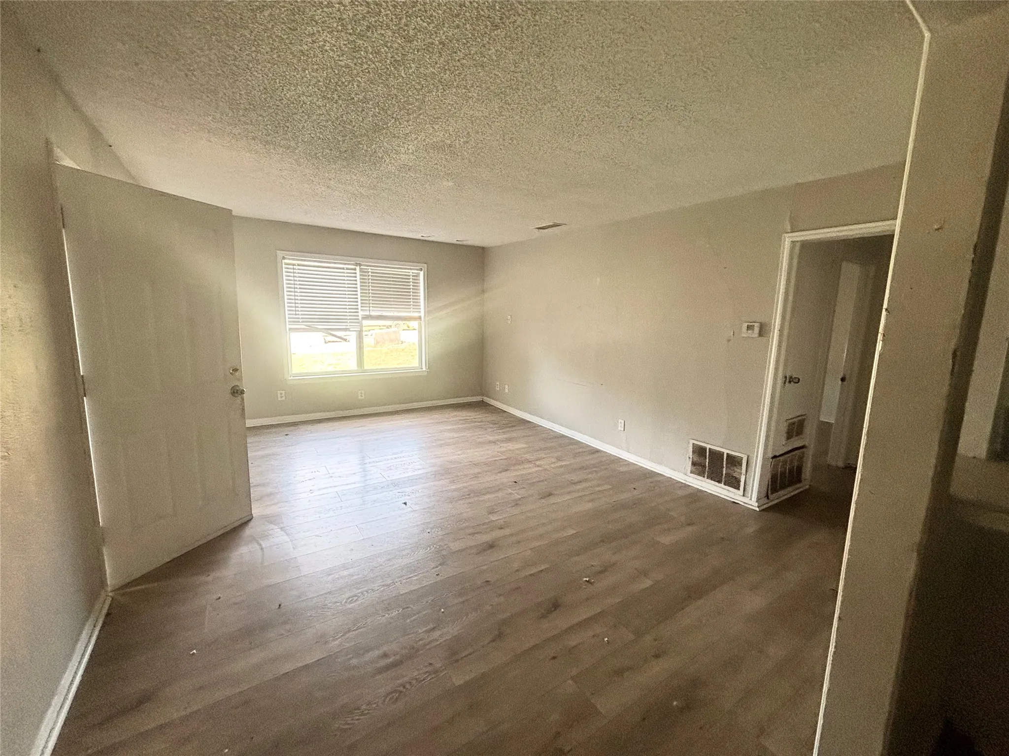Single Family Residence For Sale in Montague County , 204 Prairie Street, Nocona, Texas 76255, 2 Bedroom, 2 Bathroom, Garage spaces, 1,053 Sqft, built in 1945, mls#21416873, Real Estate Agent in Nocona, Homes For Sale in Montague county, Homes For Sale in Nocona, Realtor in Nocona Texas, Real Estate Brokerage Independent Realty Texas, Luminita Cordes Realtor
