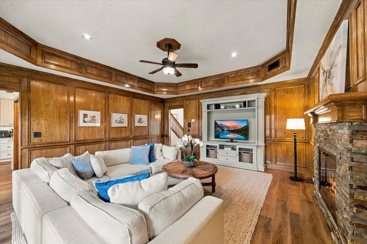 Single Family Residence For Sale in Collin County , 2505 Skipwith Drive, Plano, Texas 75023, 4 Bedroom, 3 Bathroom, 2 Garage spaces, 3,155 Sqft, built in 1983, mls#21396472, Real Estate Agent in Plano, Homes For Sale in Collin county, Homes For Sale in Plano, Realtor in Plano Texas, Real Estate Brokerage Independent Realty Texas, Luminita Cordes Realtor