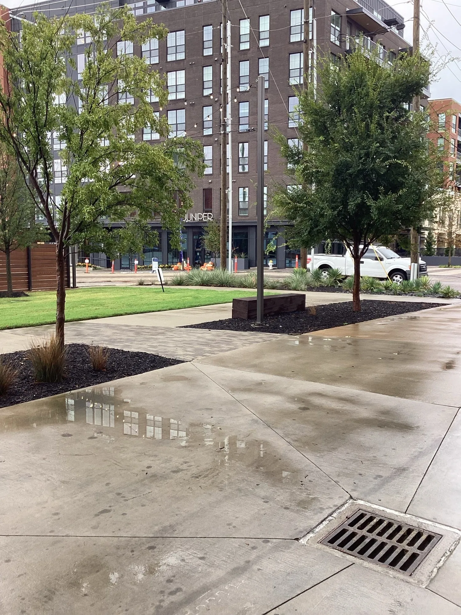 Apartment For Rent in Dallas County , 3900 Commerce Street 111, Dallas, Texas 75226, 2 Bedroom, 2 Bathroom, 2 Garage spaces, 1,263 Sqft, built in 2023, mls#21407984, Real Estate Agent in Dallas, Homes For Rent in Dallas county, Homes For Rent in Dallas, Realtor in Dallas Texas, Real Estate Brokerage Independent Realty Texas, Luminita Cordes Realtor