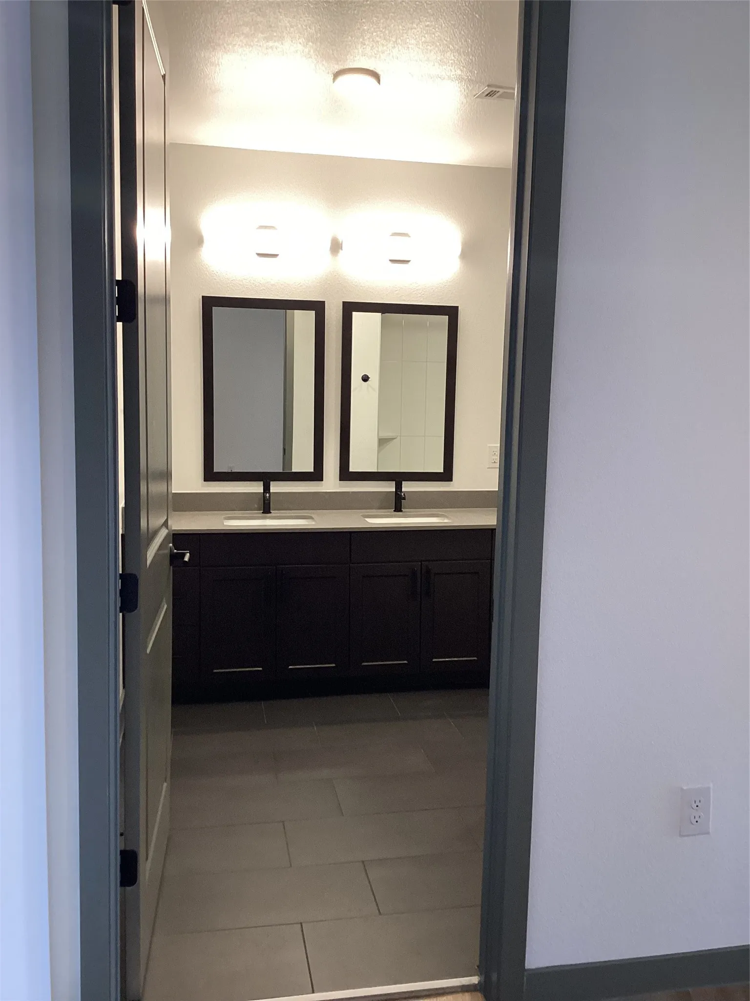 Apartment For Rent in Dallas County , 3900 Commerce Street 111, Dallas, Texas 75226, 2 Bedroom, 2 Bathroom, 2 Garage spaces, 1,263 Sqft, built in 2023, mls#21407984, Real Estate Agent in Dallas, Homes For Rent in Dallas county, Homes For Rent in Dallas, Realtor in Dallas Texas, Real Estate Brokerage Independent Realty Texas, Luminita Cordes Realtor