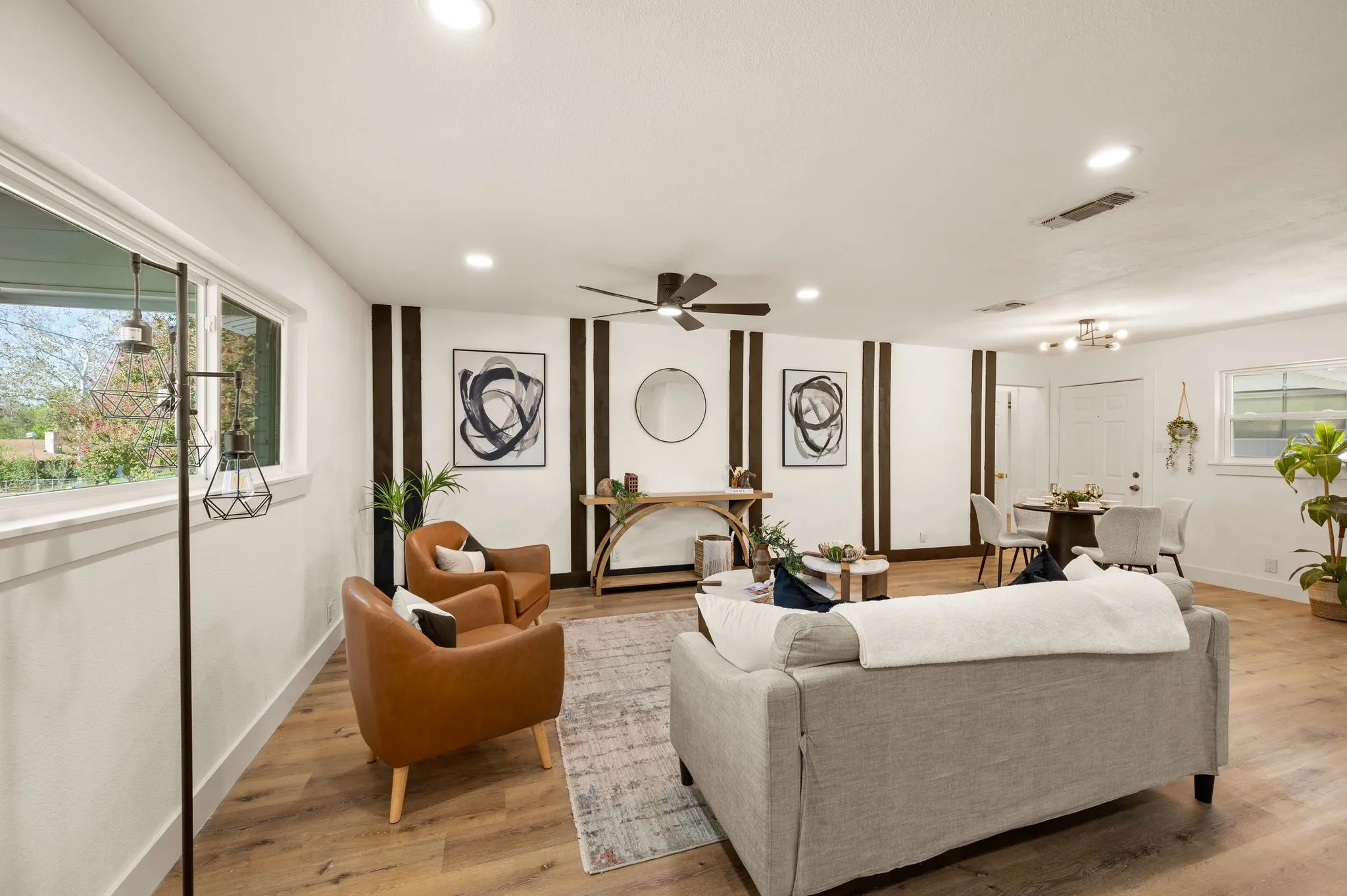 Single Family Residence For Sale in Tarrant County , 1500 Roberts Cut Off Road, River Oaks, Texas 76114, 4 Bedroom, 2 Bathroom, 2 Garage spaces, 2,040 Sqft, built in 1963, mls#21414976, Real Estate Agent in River Oaks, Homes For Sale in Tarrant county, Homes For Sale in River Oaks, Realtor in River Oaks Texas, Real Estate Brokerage Independent Realty Texas, Luminita Cordes Realtor