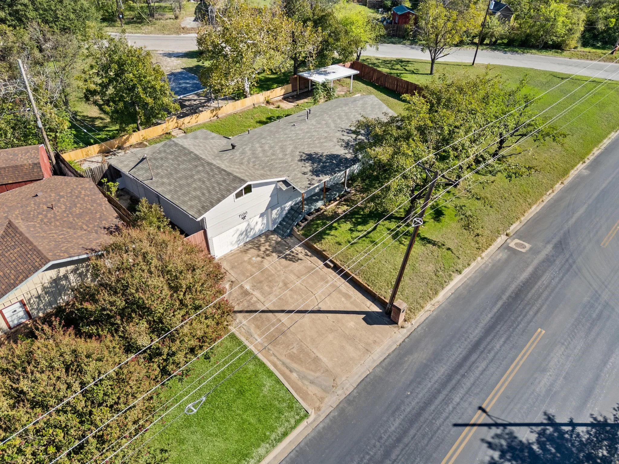 Single Family Residence For Sale in Tarrant County , 1500 Roberts Cut Off Road, River Oaks, Texas 76114, 4 Bedroom, 2 Bathroom, 2 Garage spaces, 2,040 Sqft, built in 1963, mls#21414976, Real Estate Agent in River Oaks, Homes For Sale in Tarrant county, Homes For Sale in River Oaks, Realtor in River Oaks Texas, Real Estate Brokerage Independent Realty Texas, Luminita Cordes Realtor