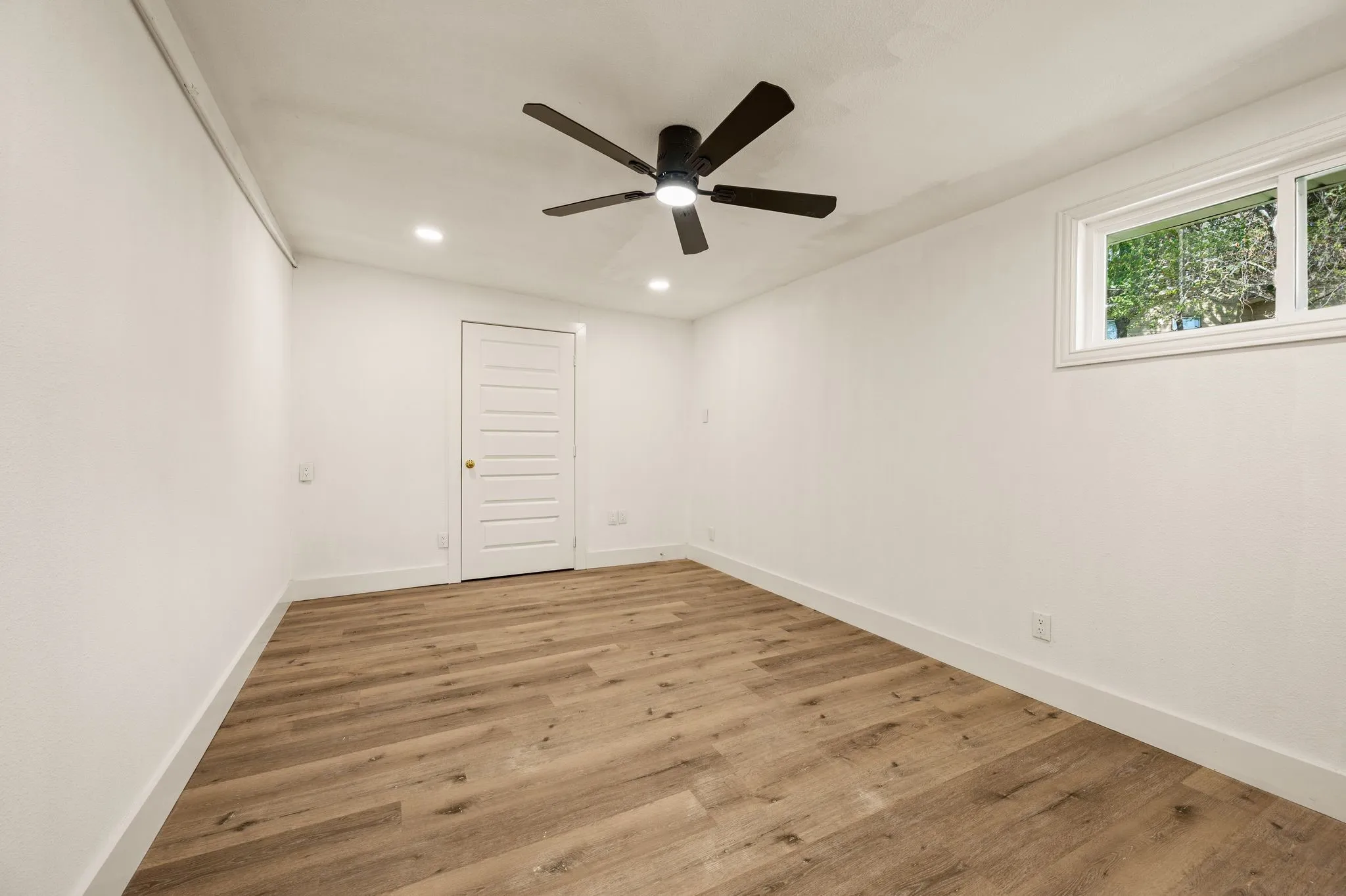 Single Family Residence For Sale in Tarrant County , 1500 Roberts Cut Off Road, River Oaks, Texas 76114, 4 Bedroom, 2 Bathroom, 2 Garage spaces, 2,040 Sqft, built in 1963, mls#21414976, Real Estate Agent in River Oaks, Homes For Sale in Tarrant county, Homes For Sale in River Oaks, Realtor in River Oaks Texas, Real Estate Brokerage Independent Realty Texas, Luminita Cordes Realtor