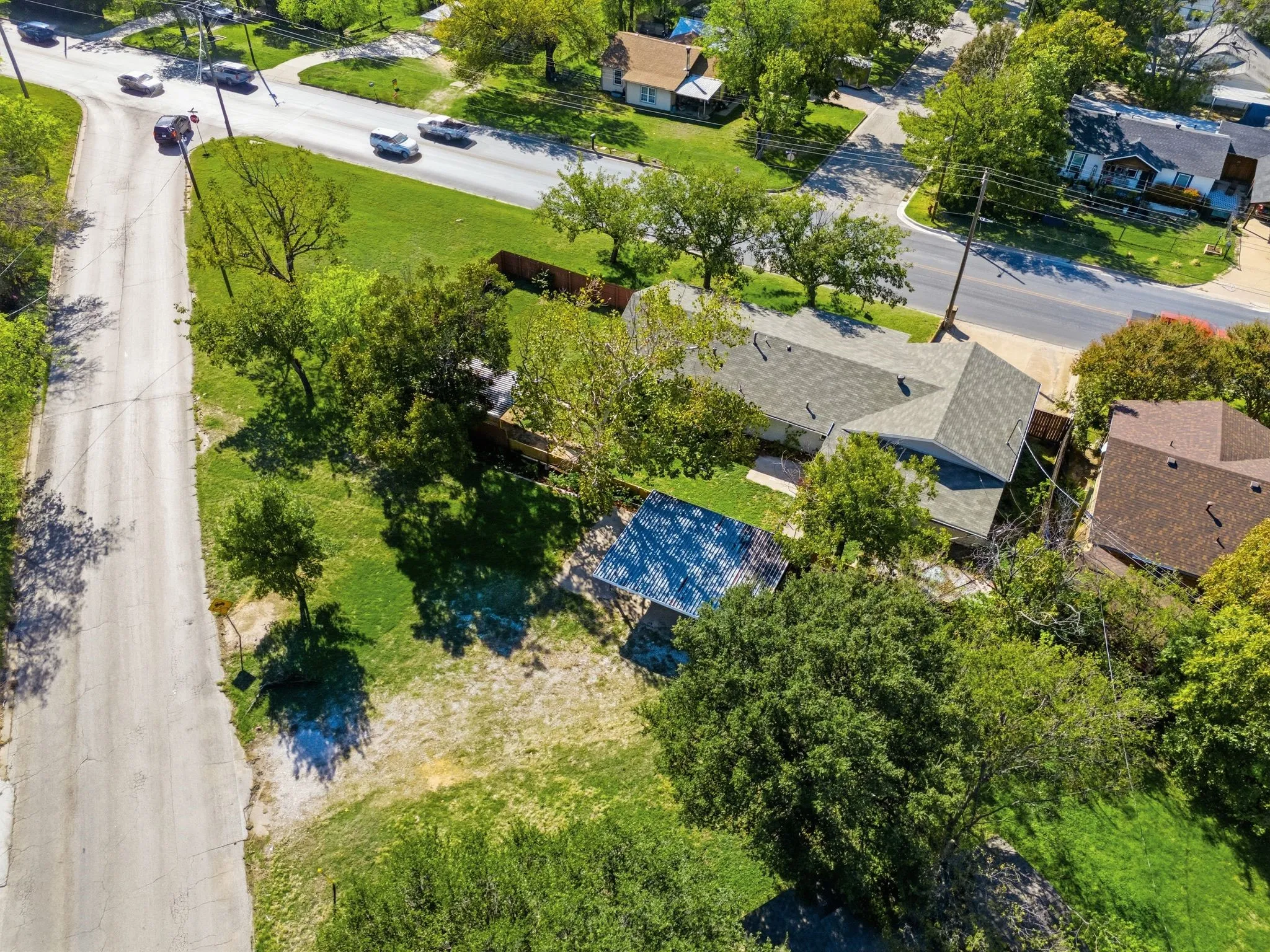 Single Family Residence For Sale in Tarrant County , 1500 Roberts Cut Off Road, River Oaks, Texas 76114, 4 Bedroom, 2 Bathroom, 2 Garage spaces, 2,040 Sqft, built in 1963, mls#21414976, Real Estate Agent in River Oaks, Homes For Sale in Tarrant county, Homes For Sale in River Oaks, Realtor in River Oaks Texas, Real Estate Brokerage Independent Realty Texas, Luminita Cordes Realtor